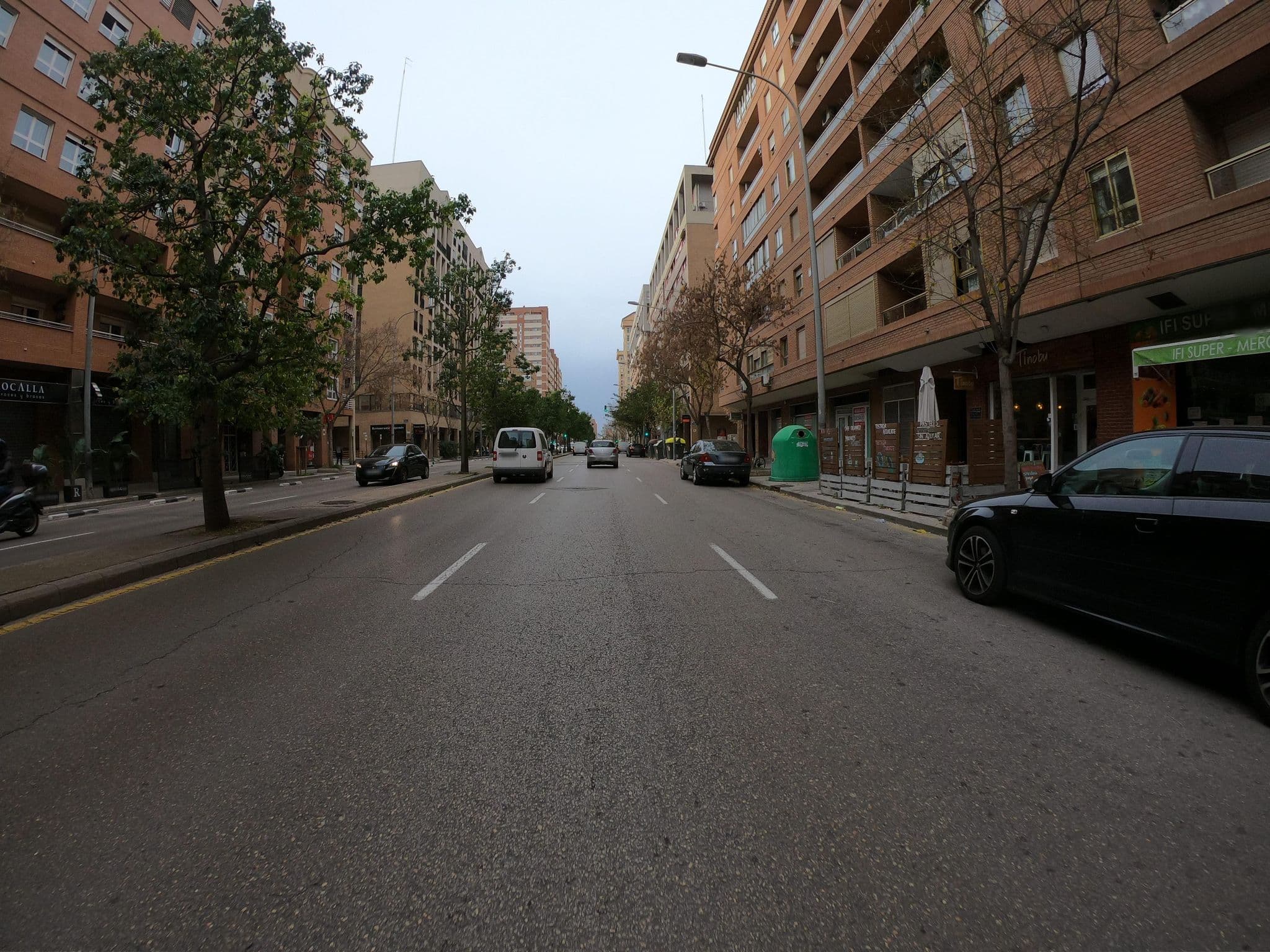 Street view near 40 Flats, Valencia — © joostjakob (CC BY-SA · Mapillary)