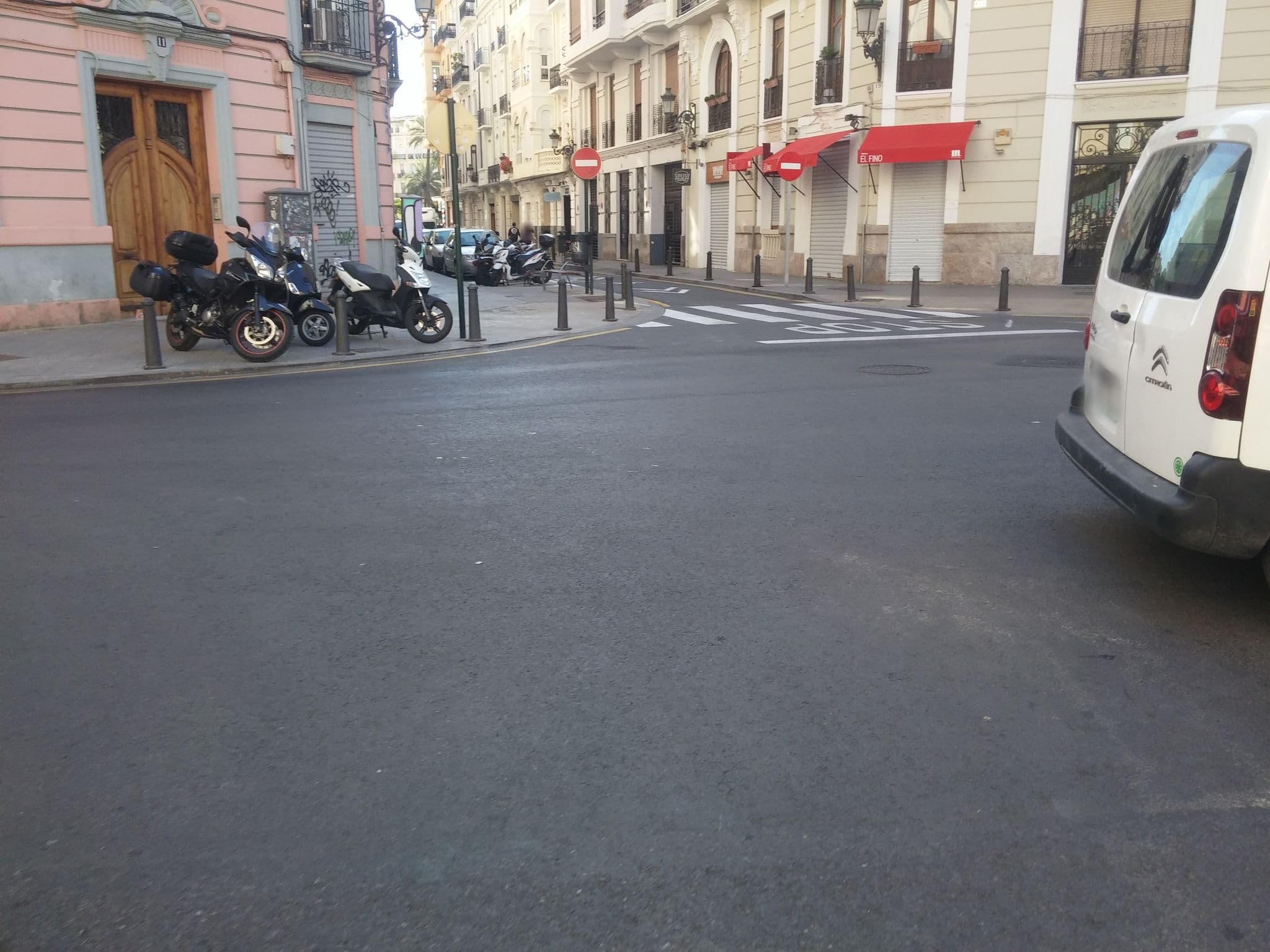 Street view near Friendly Rentals Torrealba, Valencia — © bhnaranja (CC BY-SA · Mapillary)