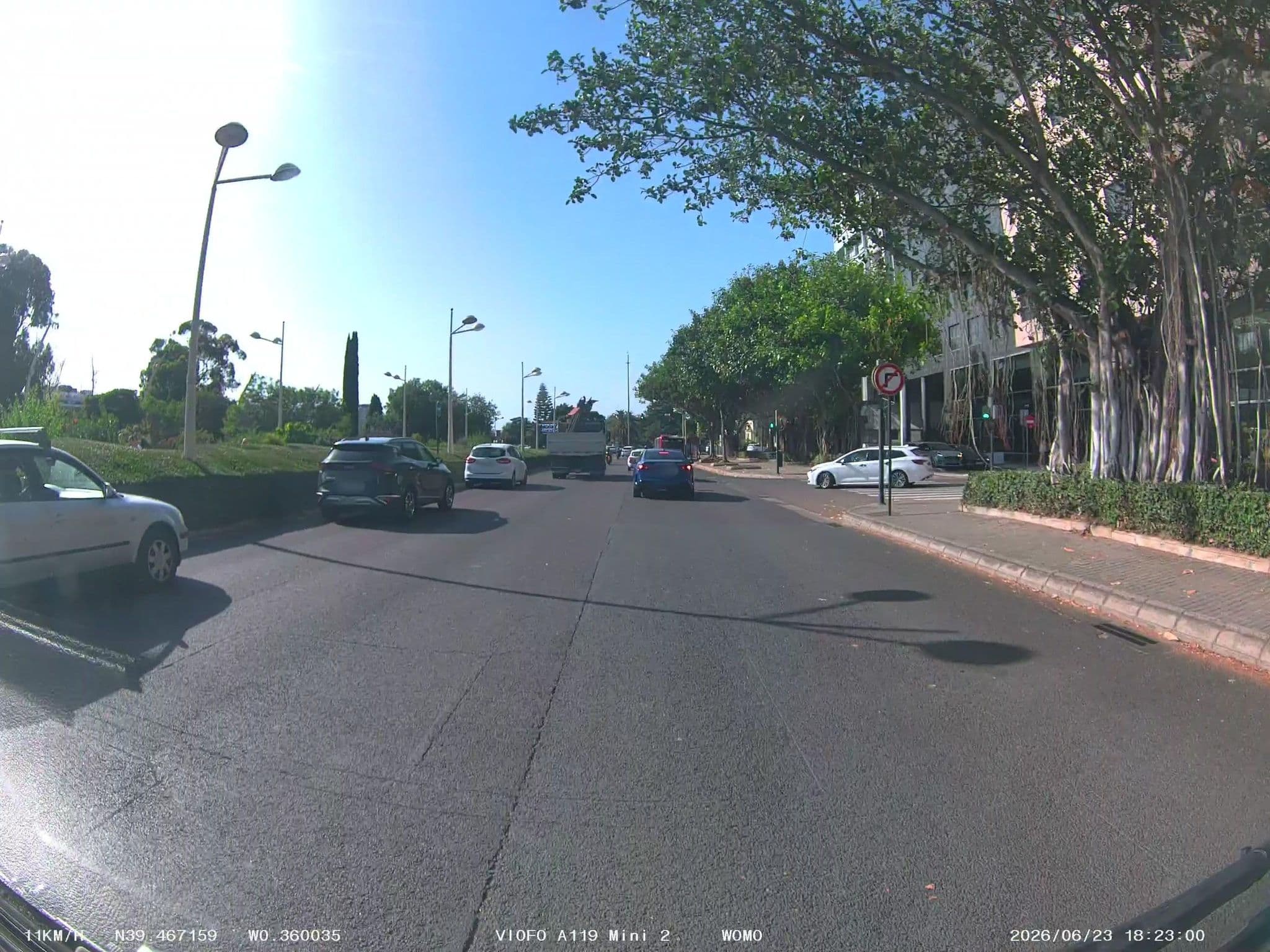 Street view near Hotel Melia Valencia Palace, Valencia — © soulcover (CC BY-SA · Mapillary)