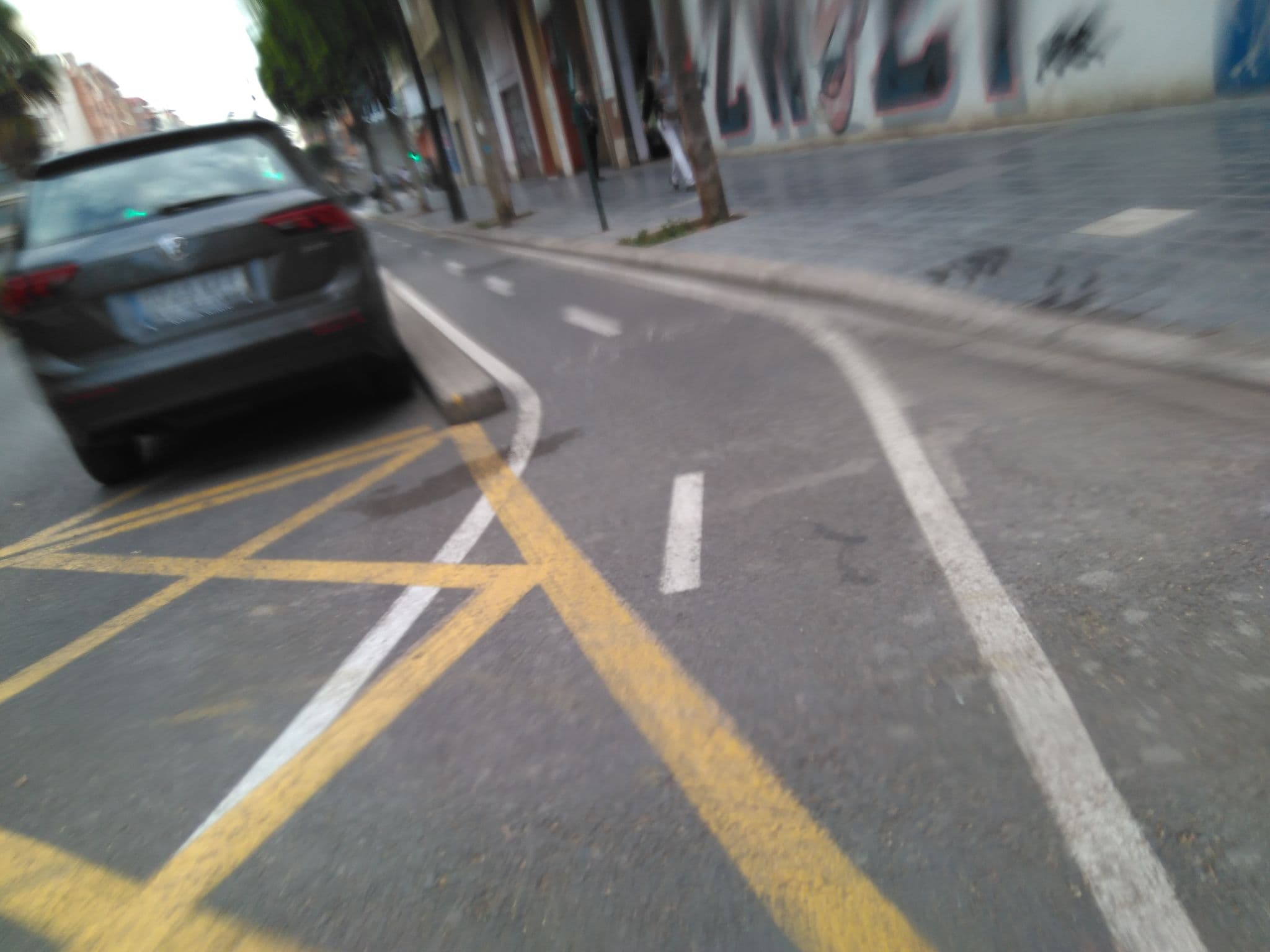 Street view near escapate y pasalo bien, Valencia — © itxi (CC BY-SA · Mapillary)
