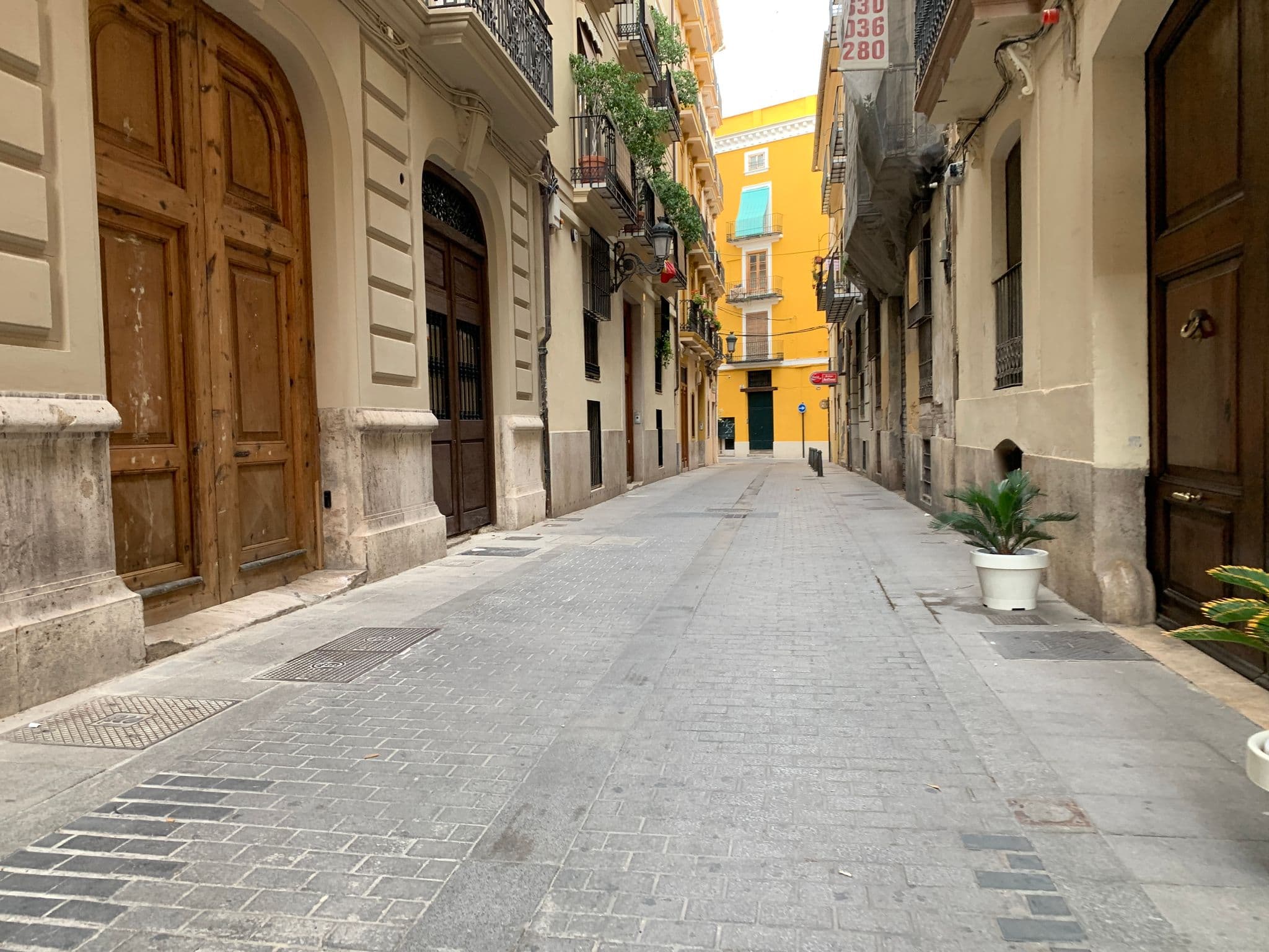 Street view near Rooftop Pool Cathedral Suites Hotel, Valencia — © egorka (CC BY-SA · Mapillary)