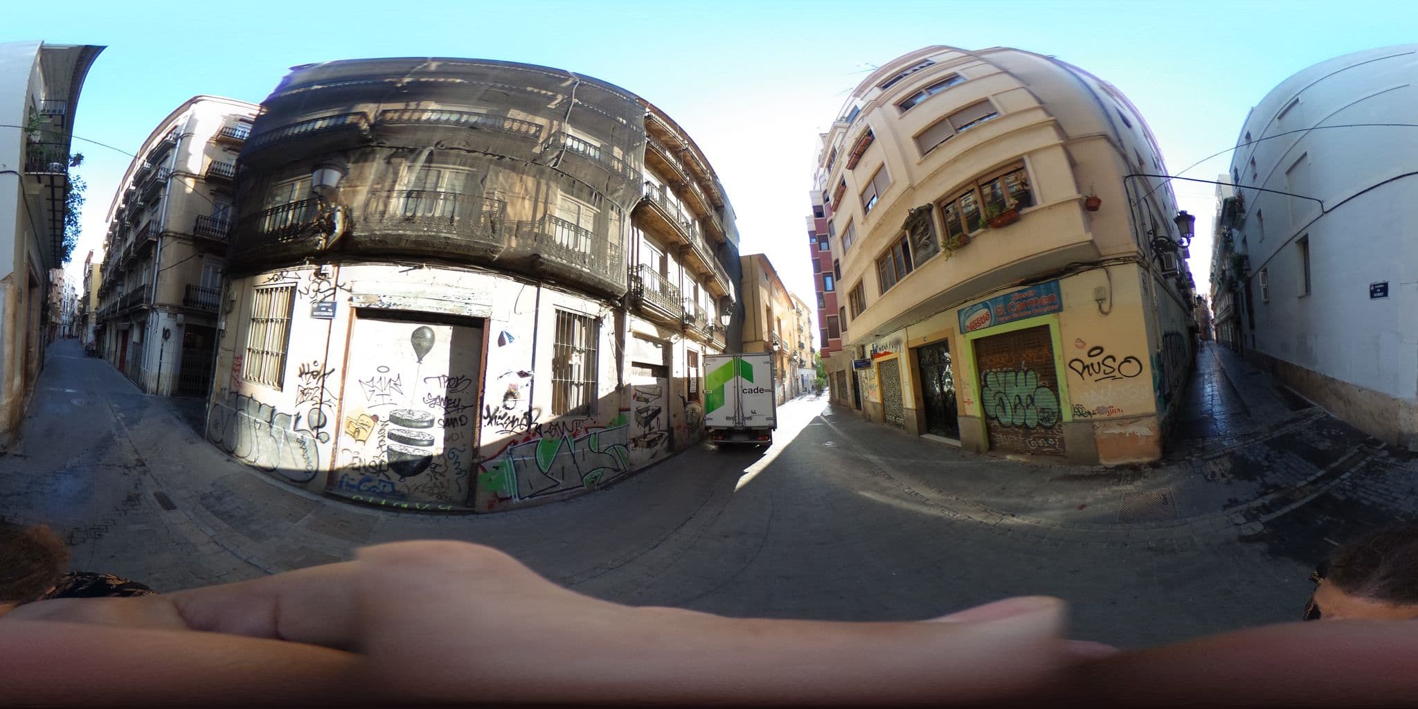 Street view near Valencia Home Appartments, Valencia — © thx (CC BY-SA · Mapillary)