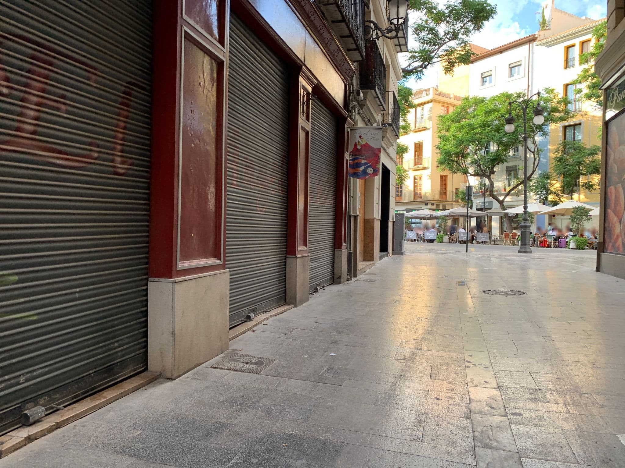 Street view near Flatsforyou Mercat, Valencia — © egorka (CC BY-SA · Mapillary)