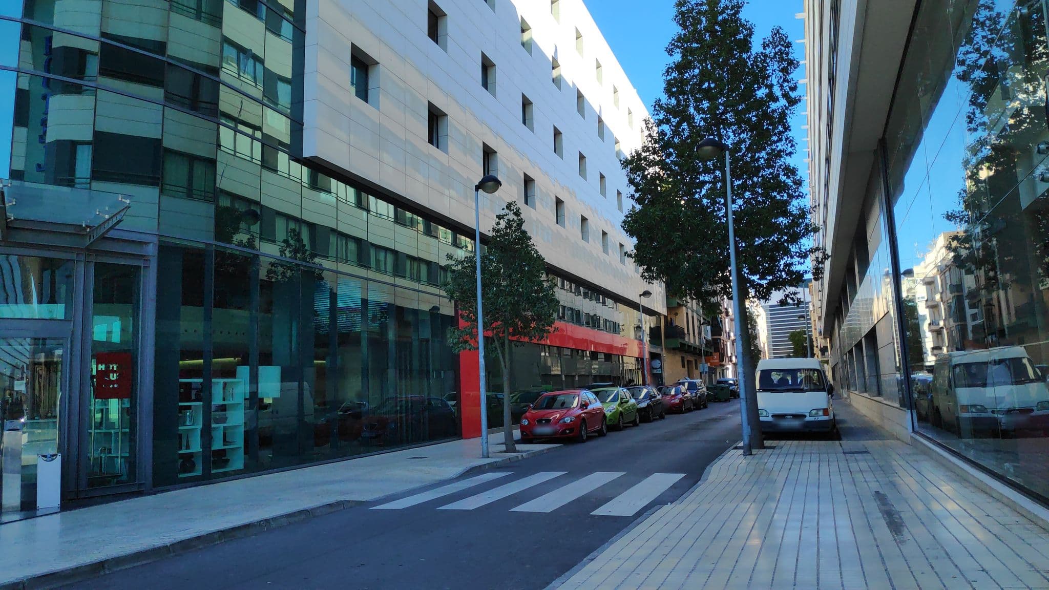 Street view near Civis Hoteles, Castelló de la Plana — © neogeomat (CC BY-SA · Mapillary)