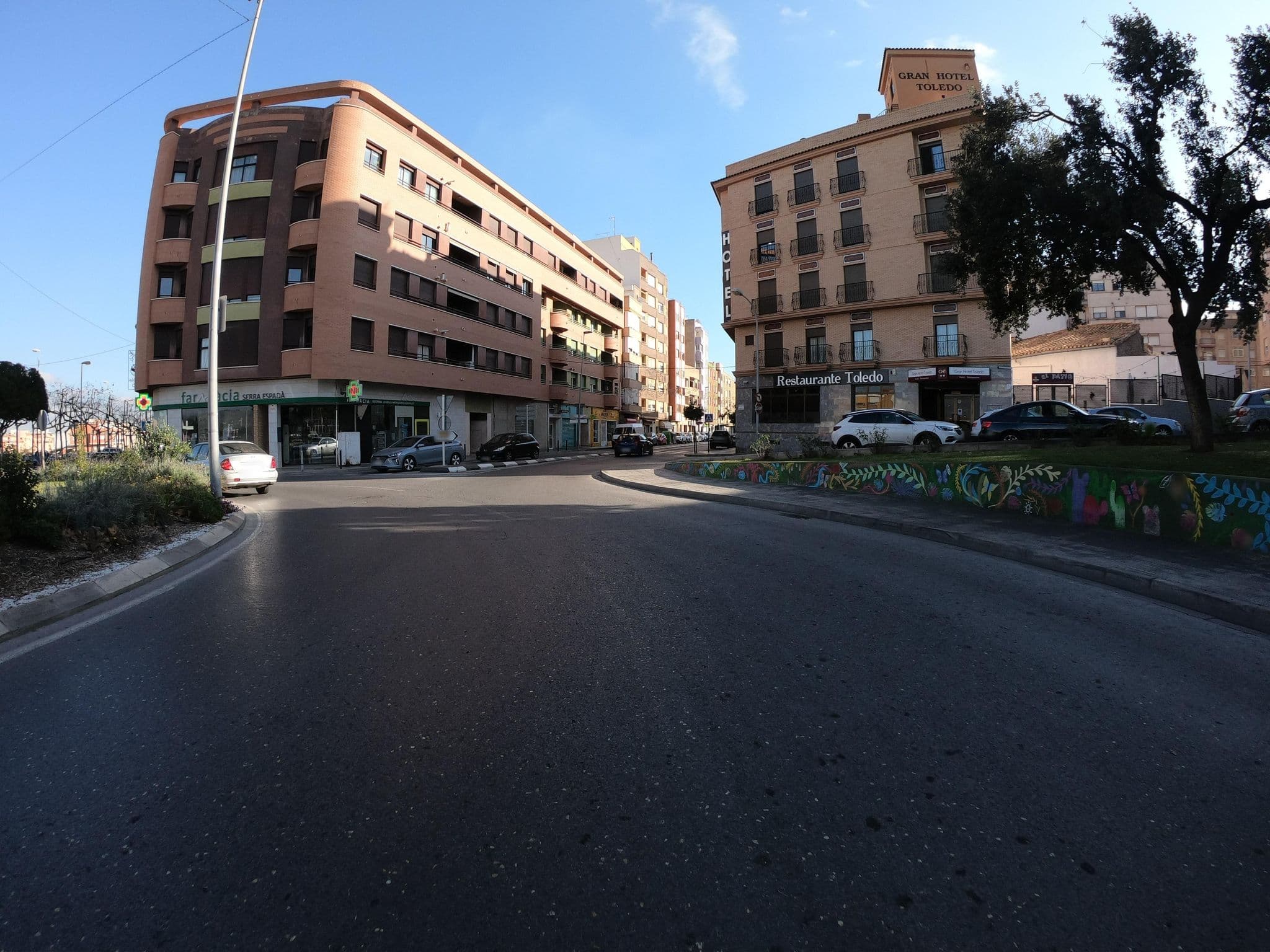 Street view near Gran Hotel Toledo Onda, Onda — © joostjakob (CC BY-SA · Mapillary)