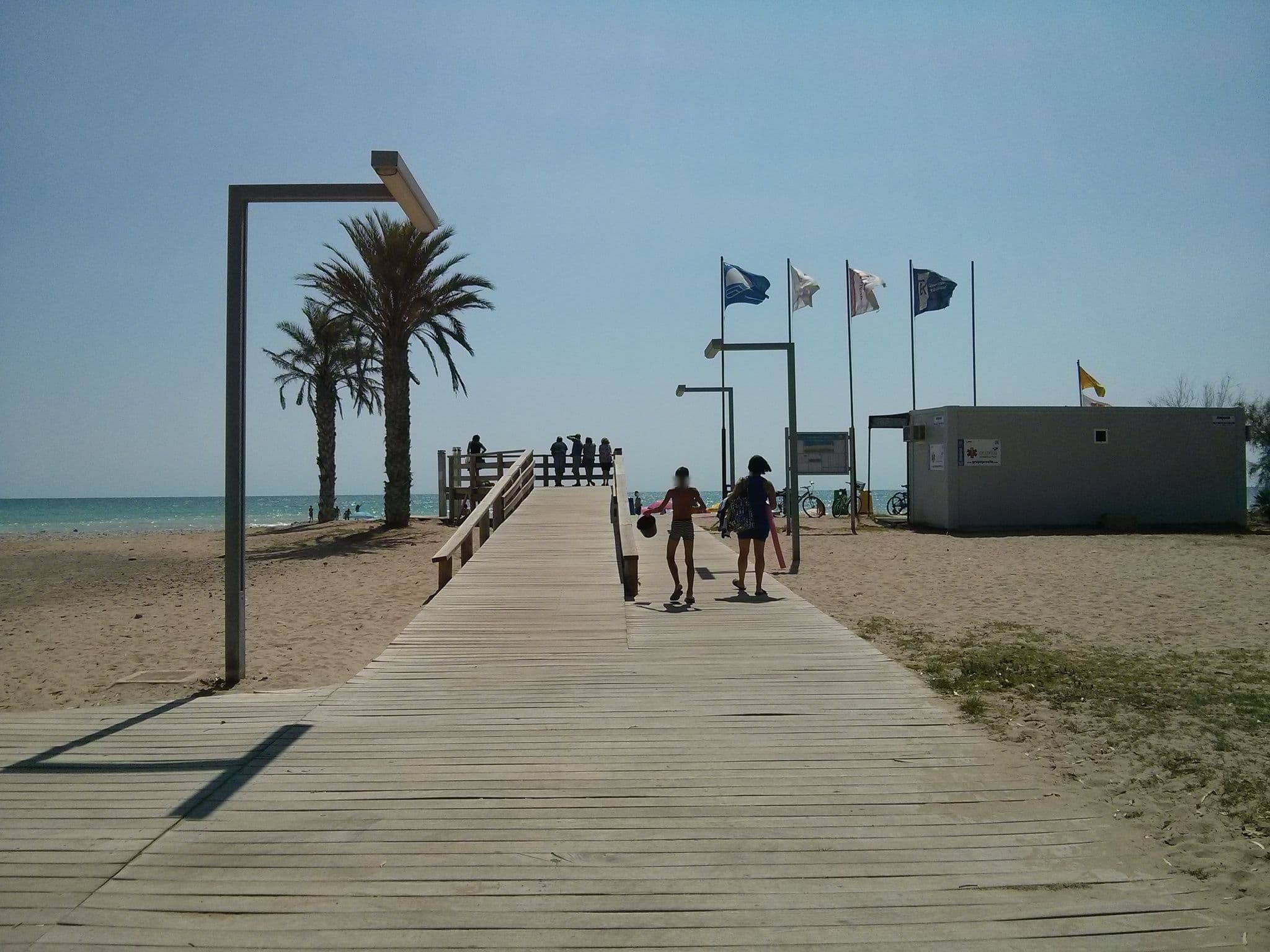 Street view near Hostal Pinche, Moncofa — © fmatey (CC BY-SA · Mapillary)