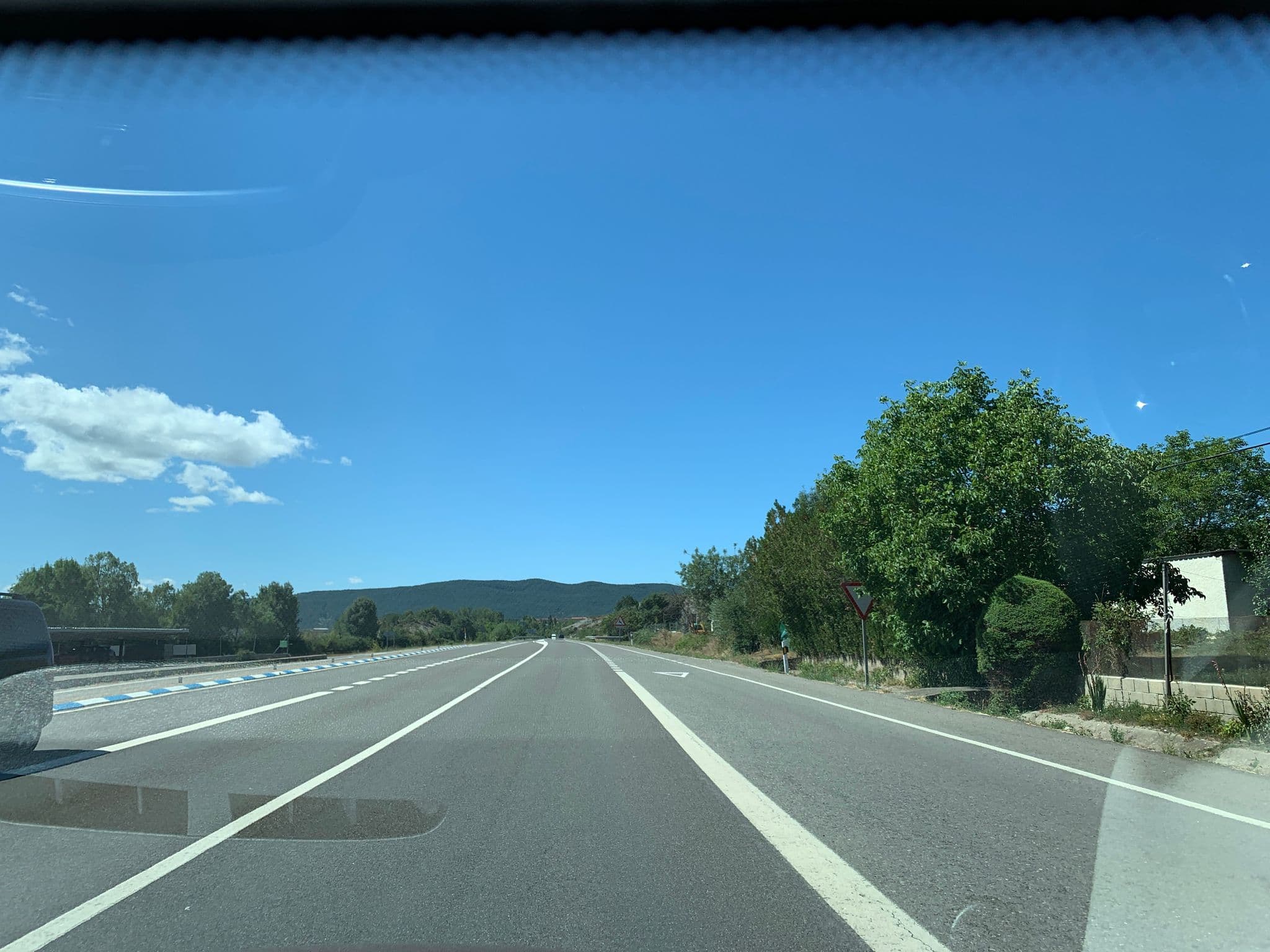 Street view near Hotel Casbas, Sabiñánigo — © robot8a (CC BY-SA · Mapillary)