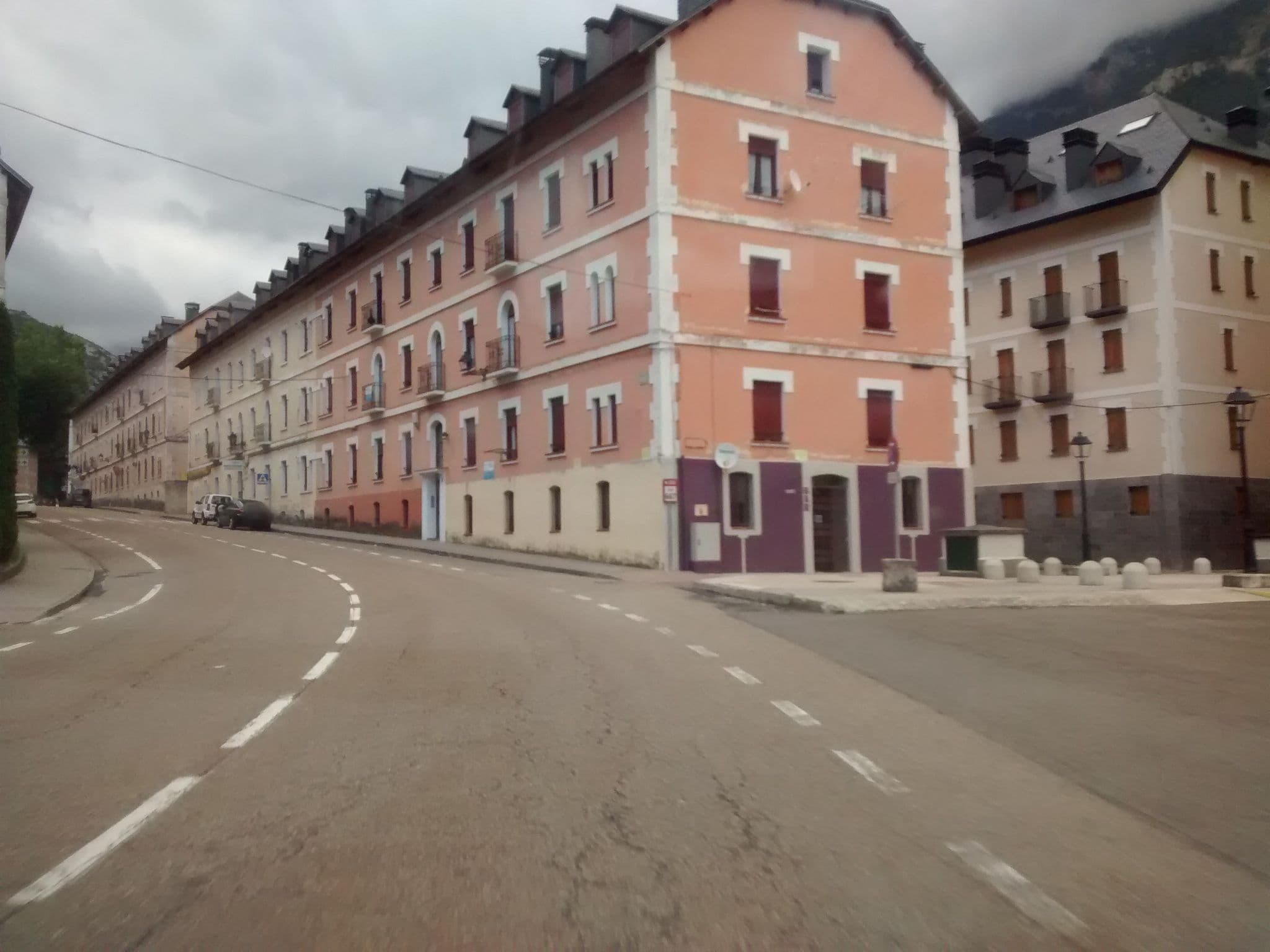 Street view near Altur 5 Canfranc, Sallent de Gállego — © msevilla00 (CC BY-SA · Mapillary)