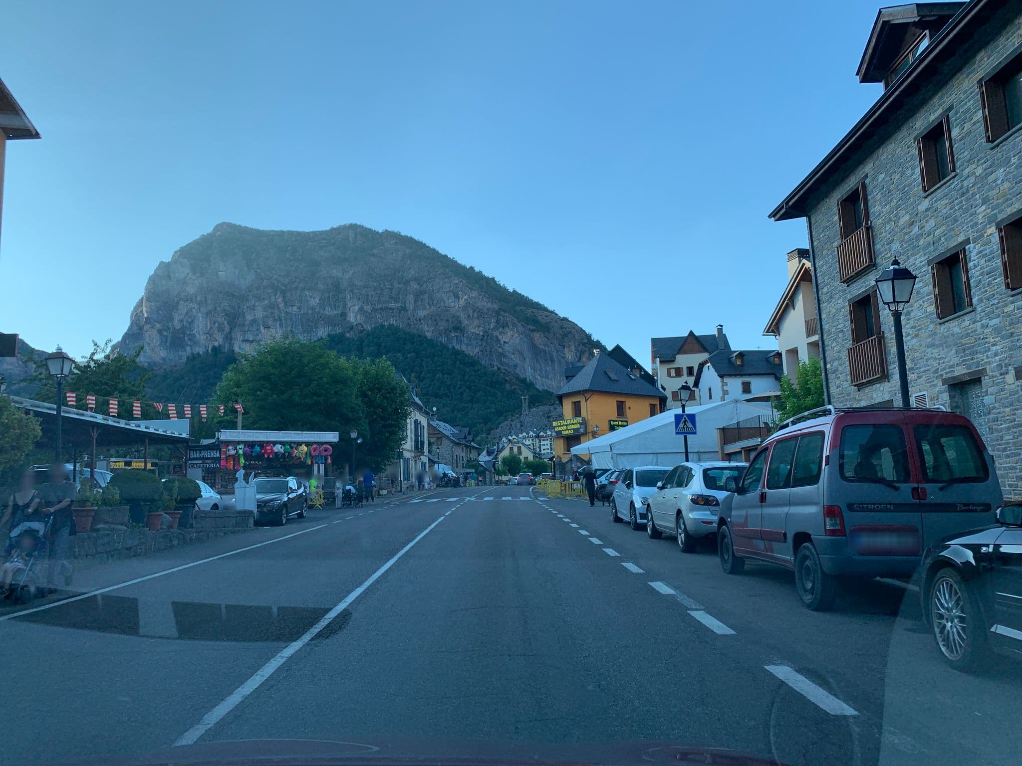 Street view near Apartamentos Escarrilla 3000, Sallent de Gállego — © robot8a (CC BY-SA · Mapillary)