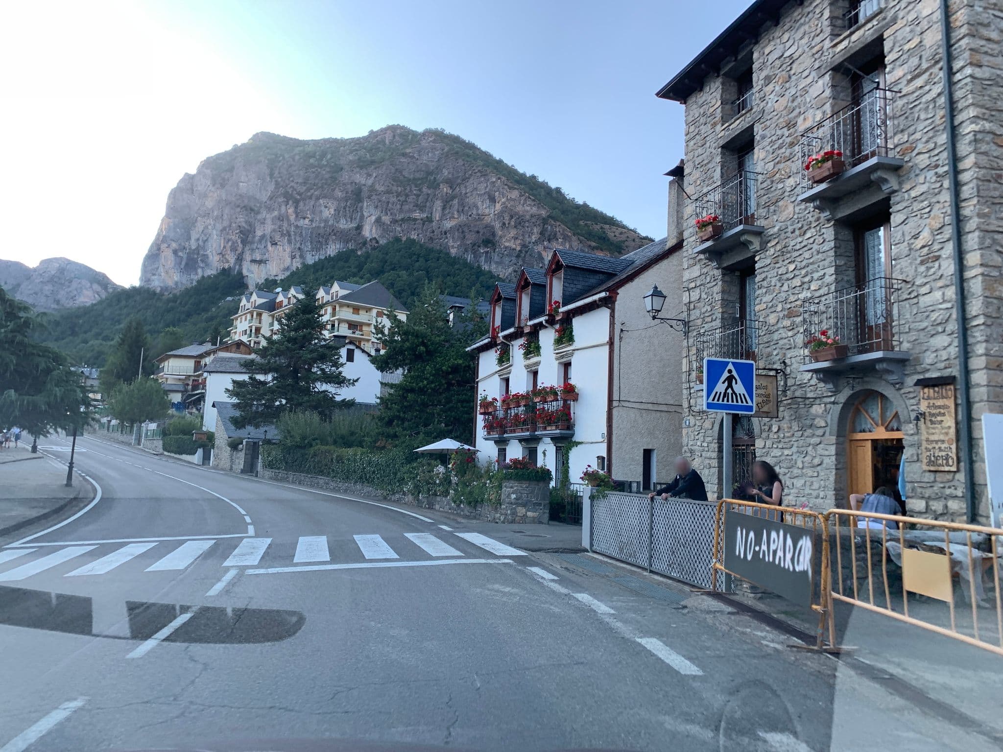 Street view near Ibon Azul, Sallent de Gállego — © robot8a (CC BY-SA · Mapillary)