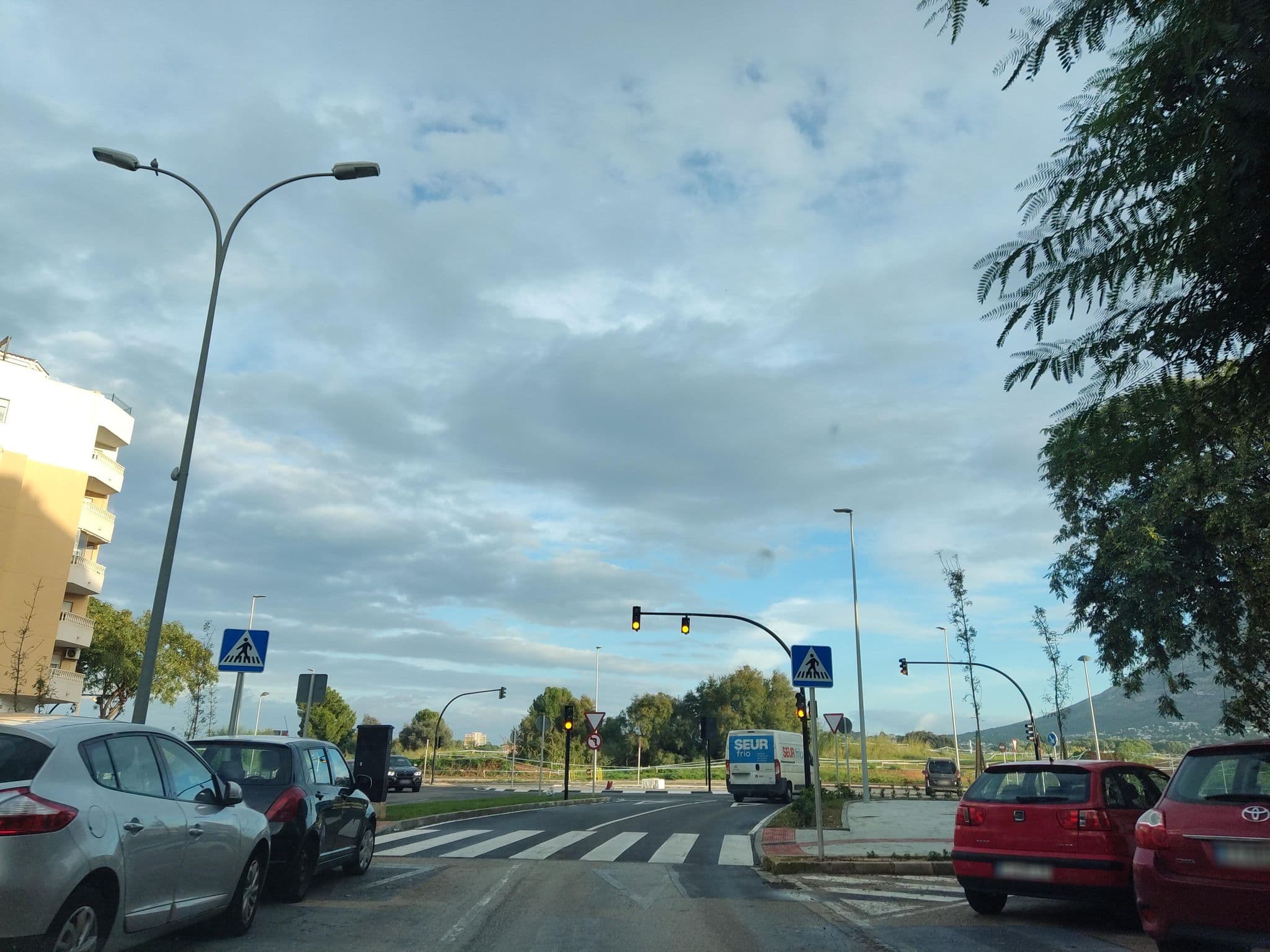 Street view near Llimasol en el Centro de Dénia, Denia — © paunofu (CC BY-SA · Mapillary)