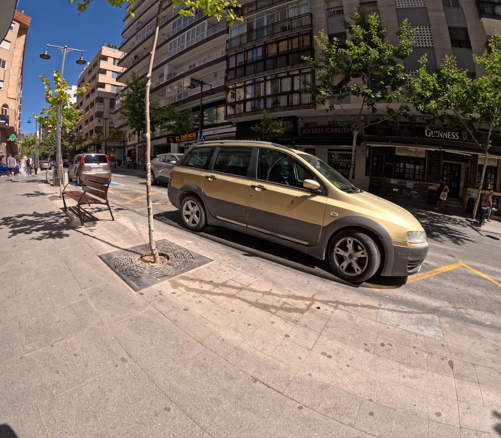 Street view near Apartamentos del Mar, Calp — © tjorim (CC BY-SA · Mapillary)