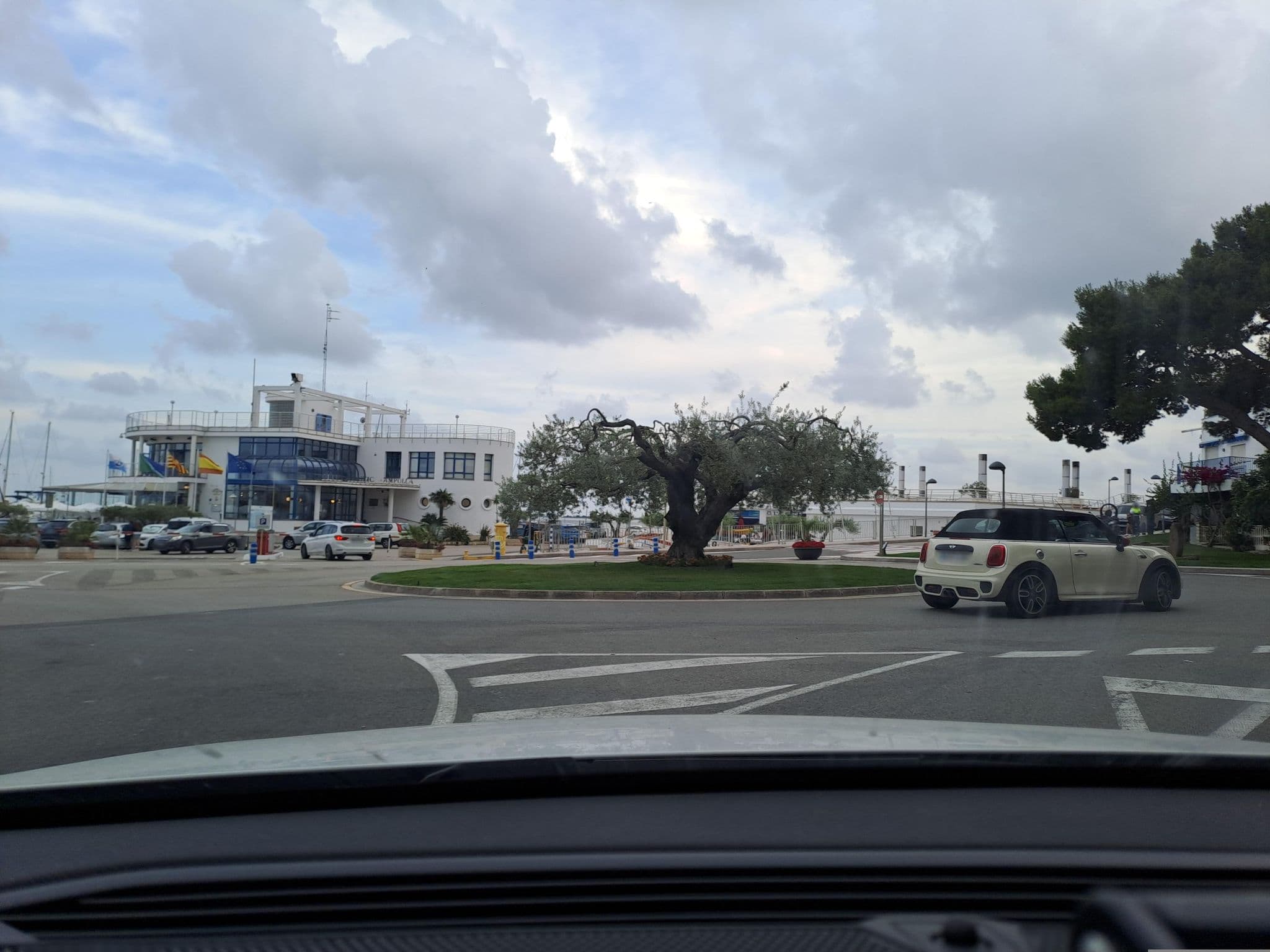 Street view near Rosa dels Vents, L'Ampolla — © normanm (CC BY-SA · Mapillary)