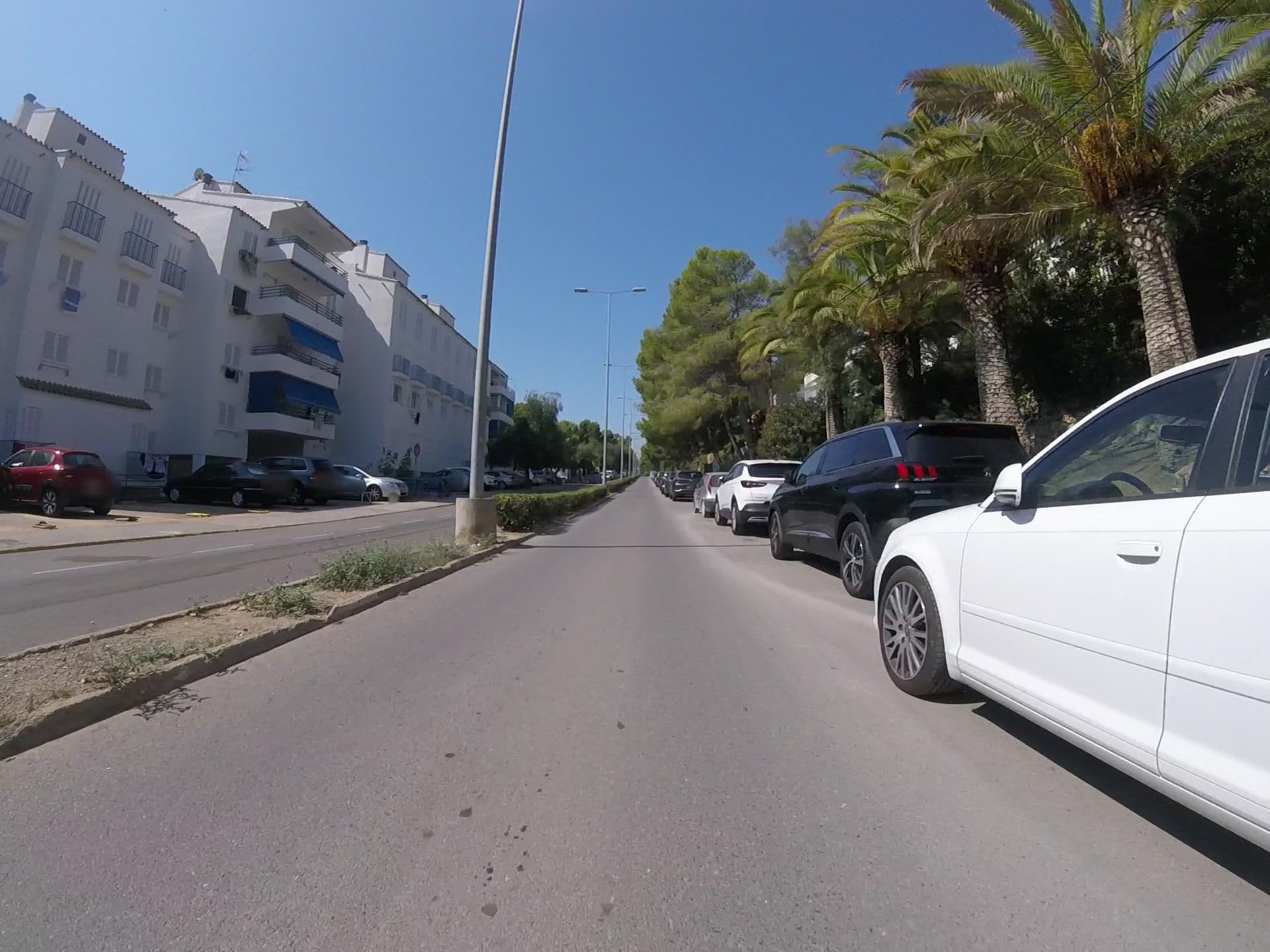 Street view near Apartamentos Eurhostal, Alcocéber — © mikelo (CC BY-SA · Mapillary)