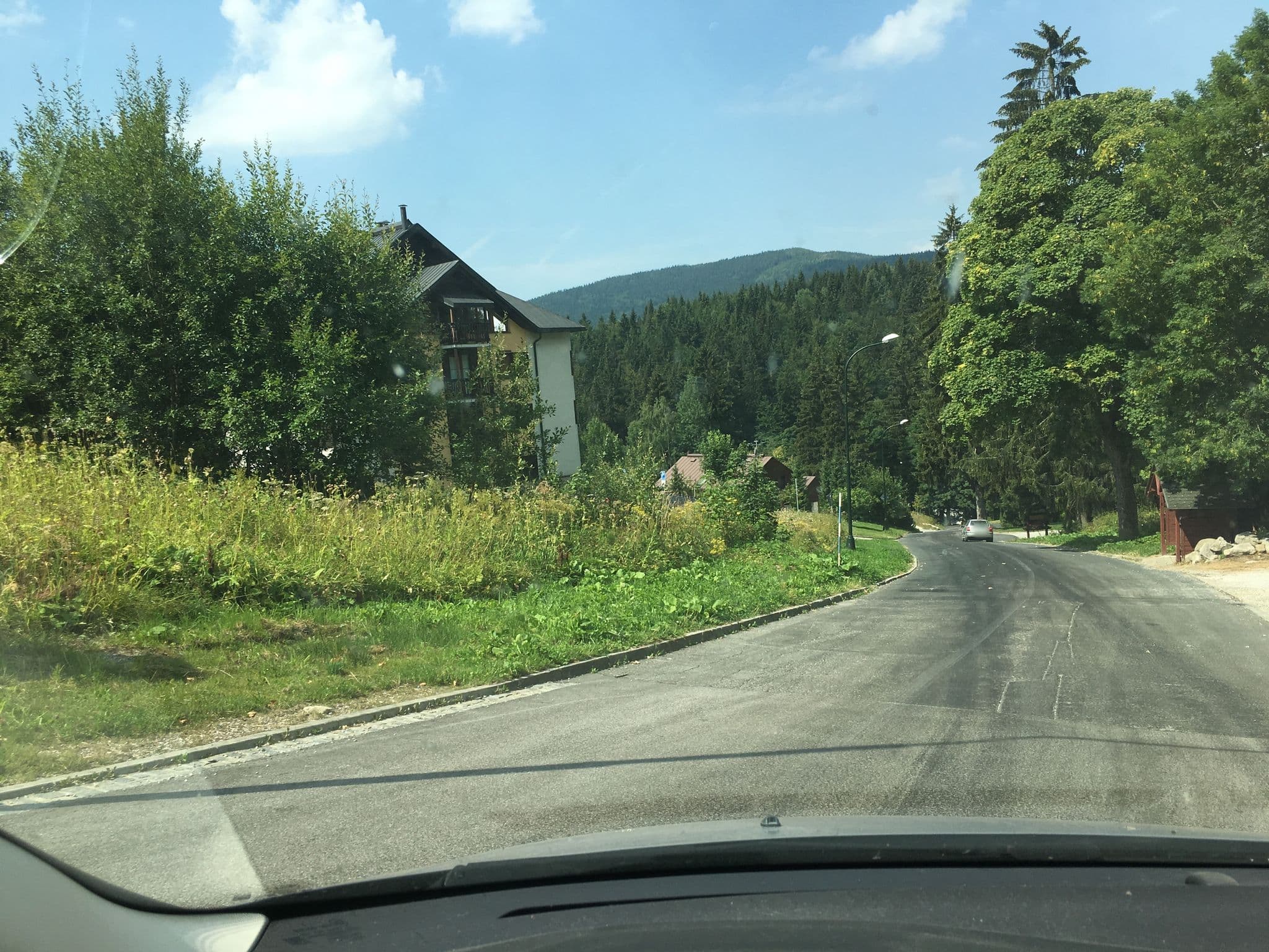 Street view near Brněnka, Špindlerův Mlýn