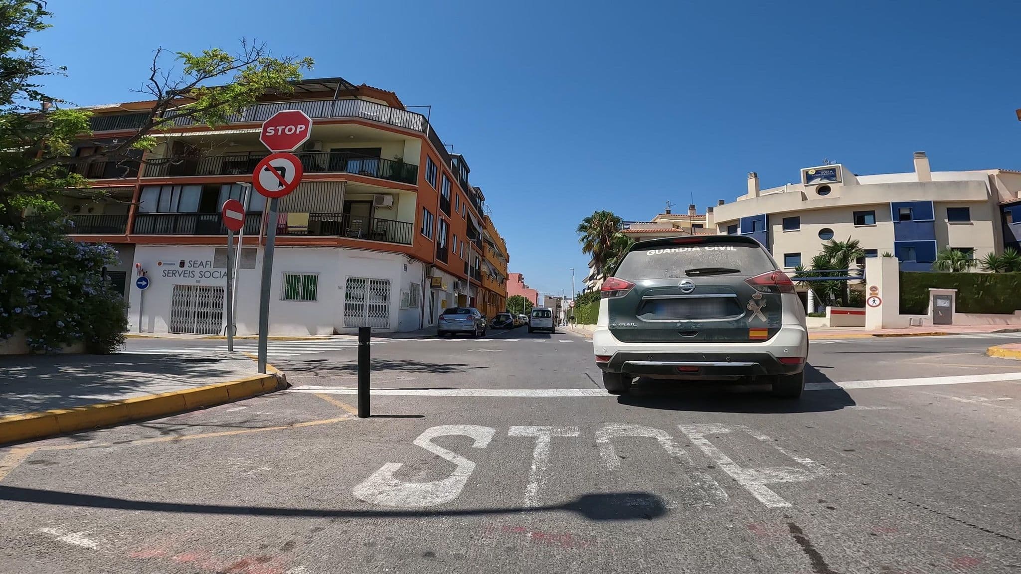 Street view near Kione Vidalmar, Alcocéber — © mikelo (CC BY-SA · Mapillary)