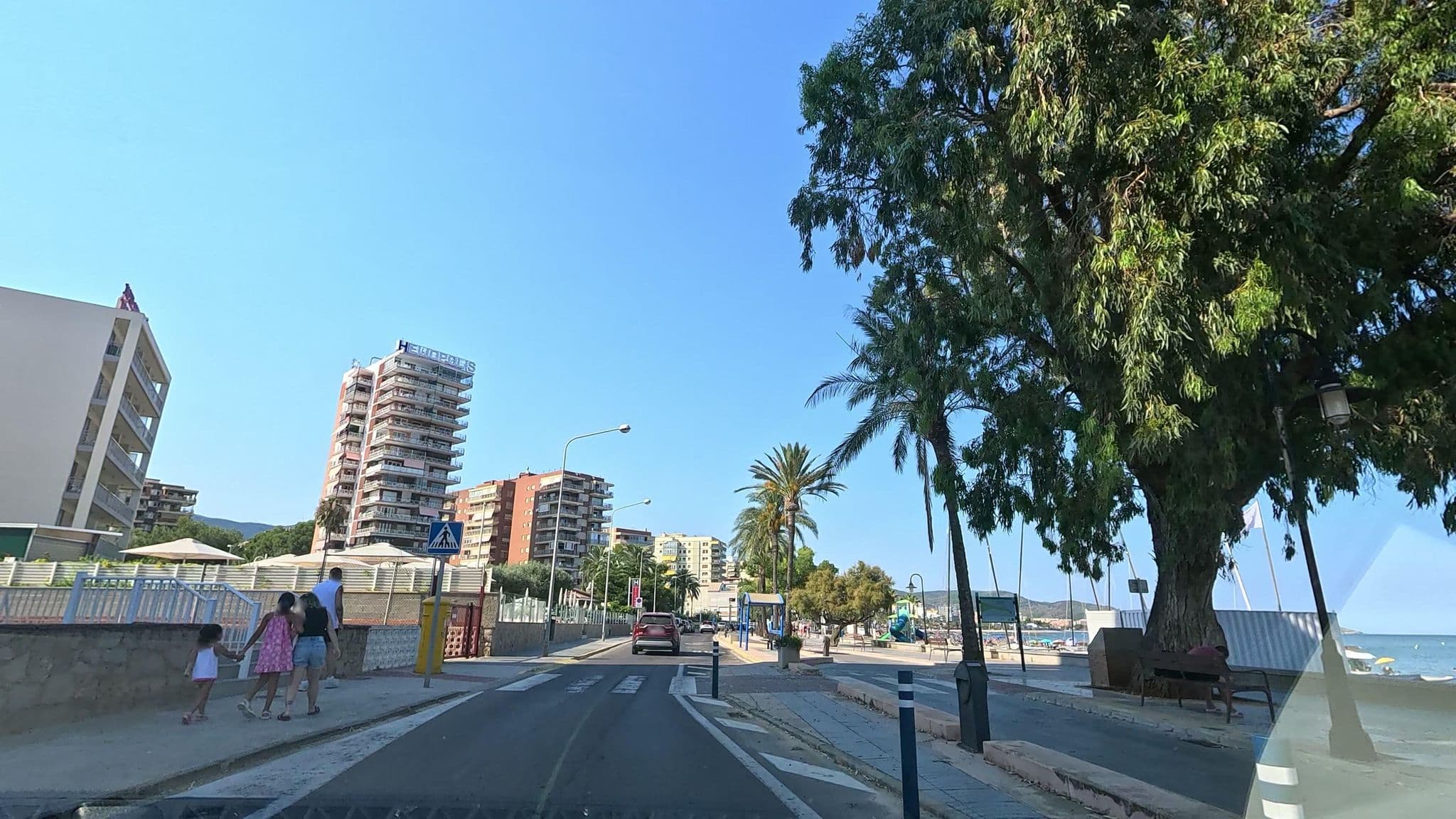 Street view near Apartamentos Estoril I - II Orange Costa, Benicàssim — © JavierMF (CC BY-SA · Mapillary)