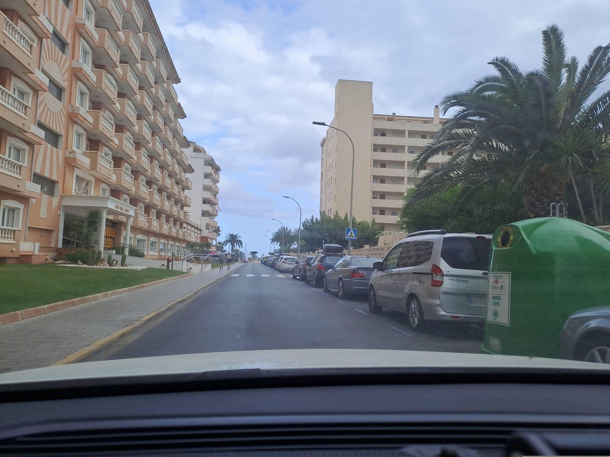 Street view near Apartamentos Azahar Playa 3000, Peníscola — © normanm (CC BY-SA · Mapillary)
