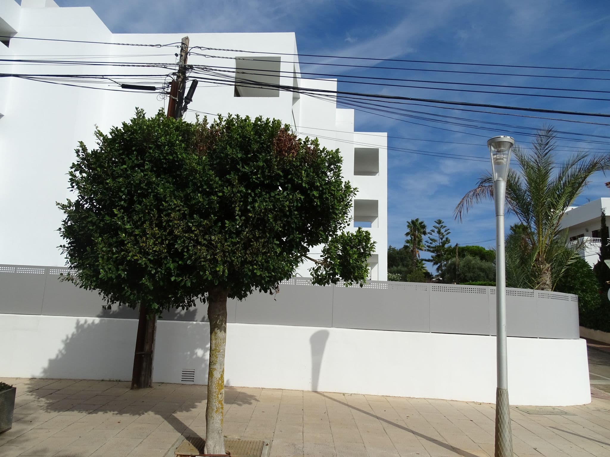 Street view near Hotel Sunprime Monsuau Pool, Cala d'Or — © negro (CC BY-SA · Mapillary)