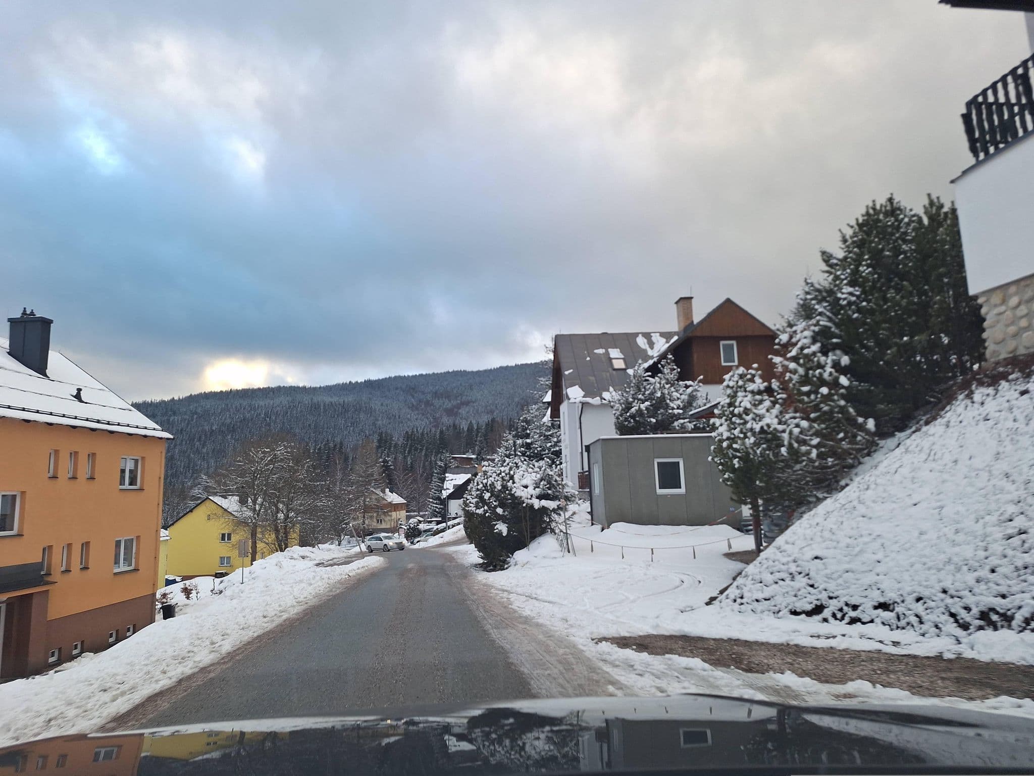 Street view near Balcar, Špindlerův Mlýn