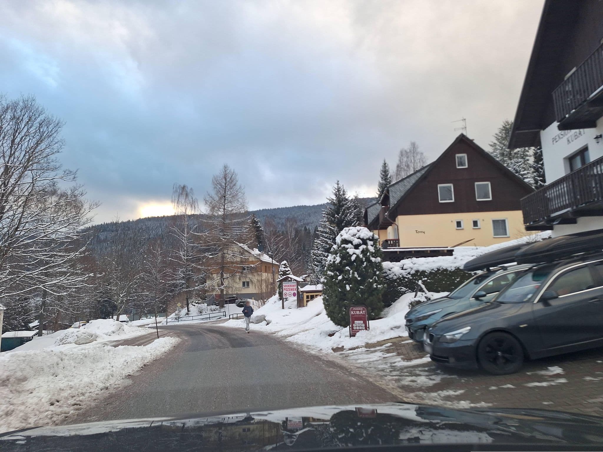 Street view near Kubát, Špindlerův Mlýn