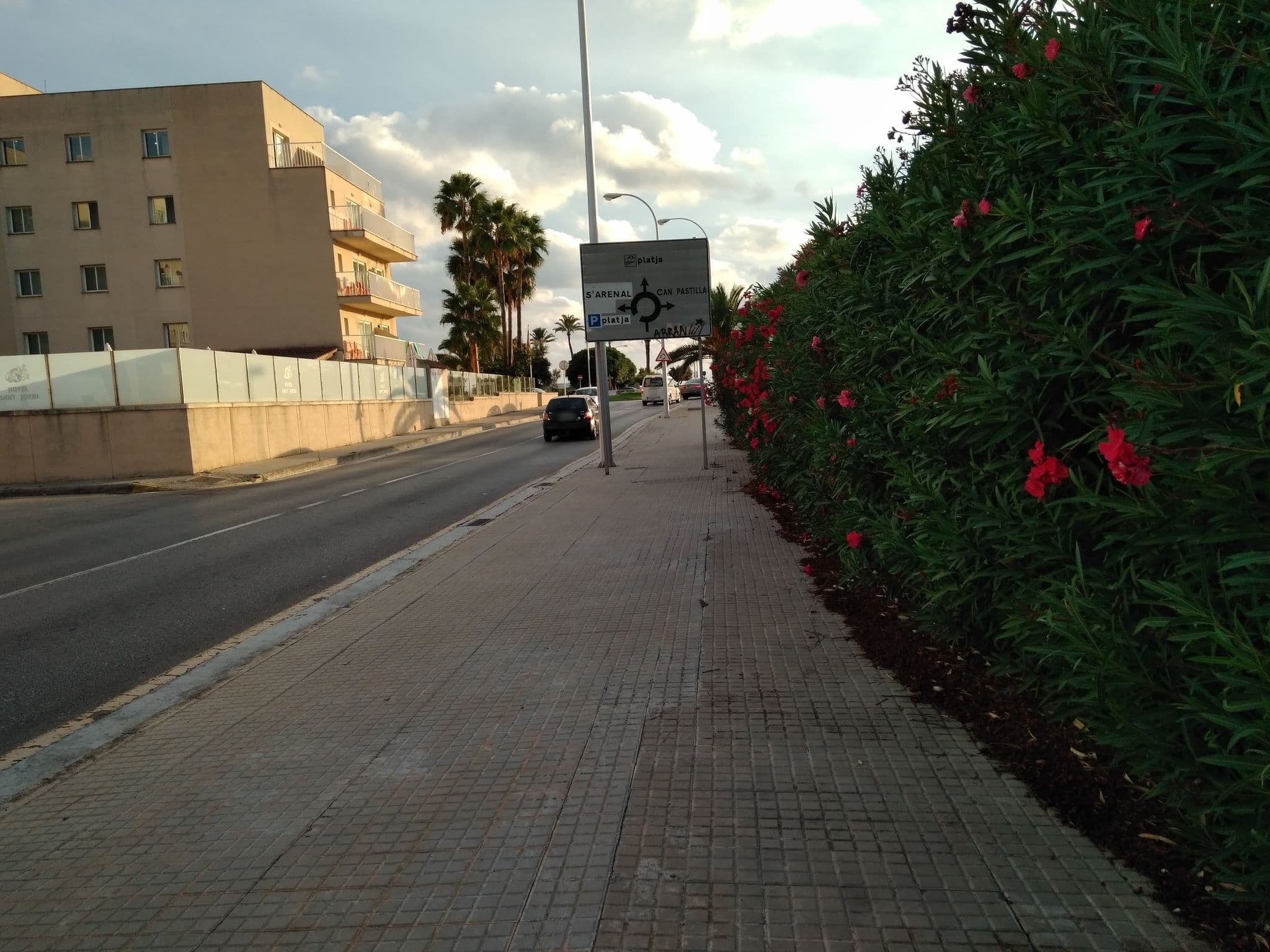 Street view near Swimming pool Sant Jordi, Can Pastilla — © geogladbecker (CC BY-SA · Mapillary)