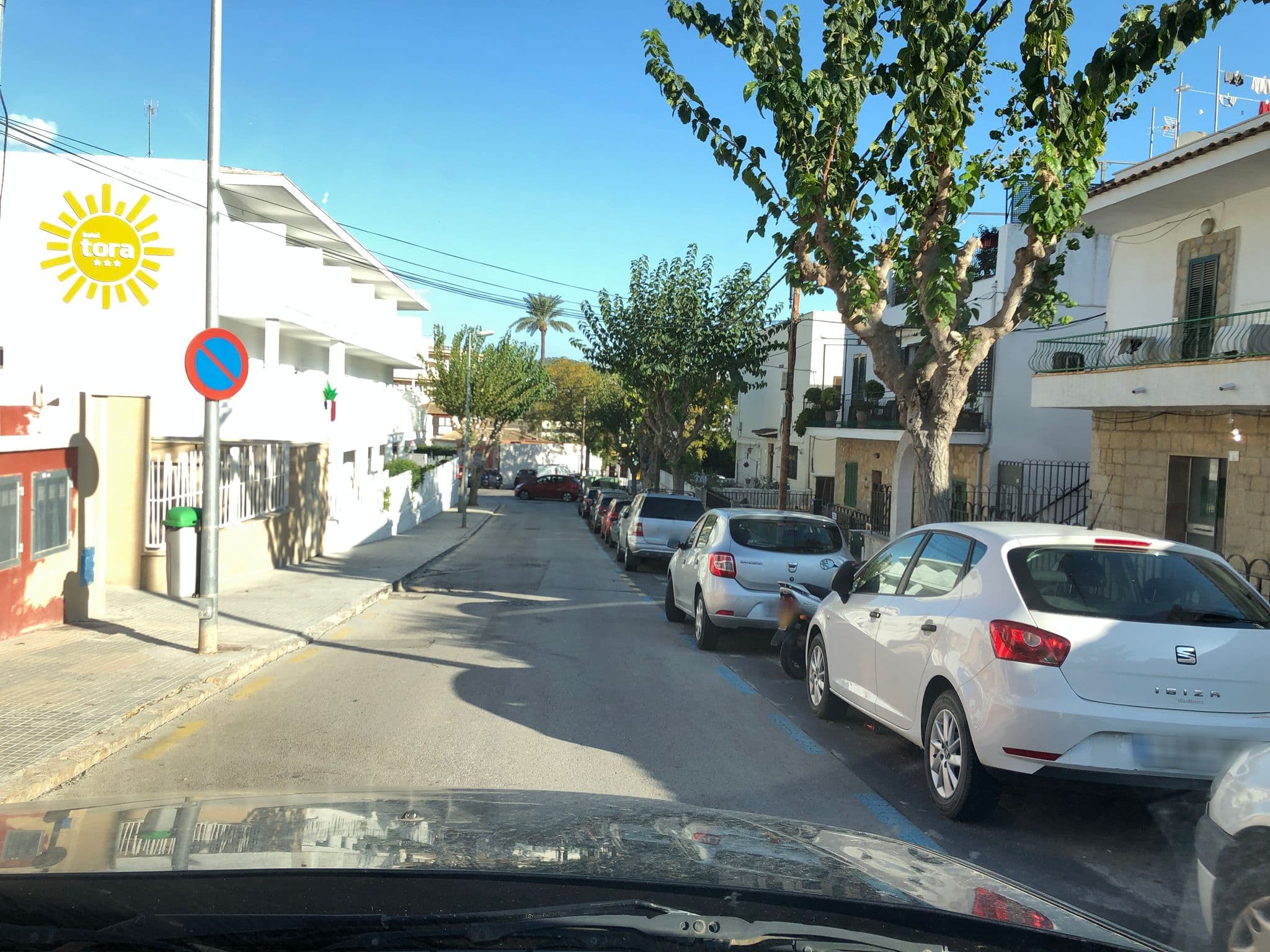 Street view near Tara Resort Hotel, Peguera — © schwartauch (CC BY-SA · Mapillary)