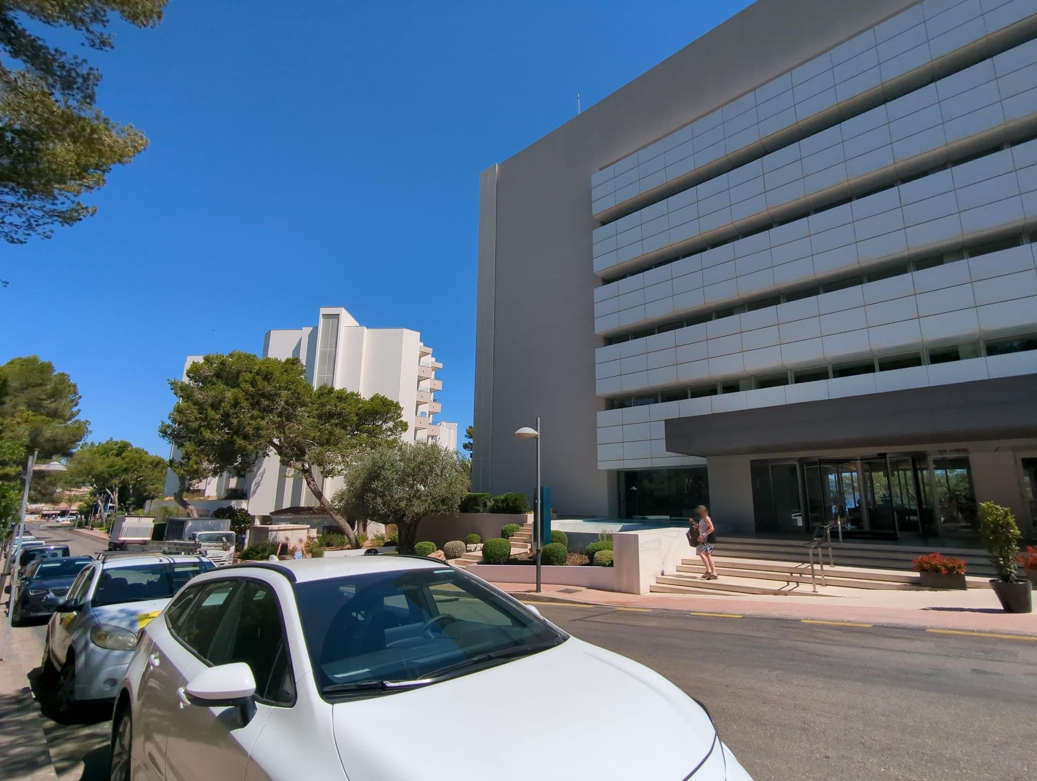 Street view near Hipocampo Playa Aptos, Cala Millor — © ente (CC BY-SA · Mapillary)