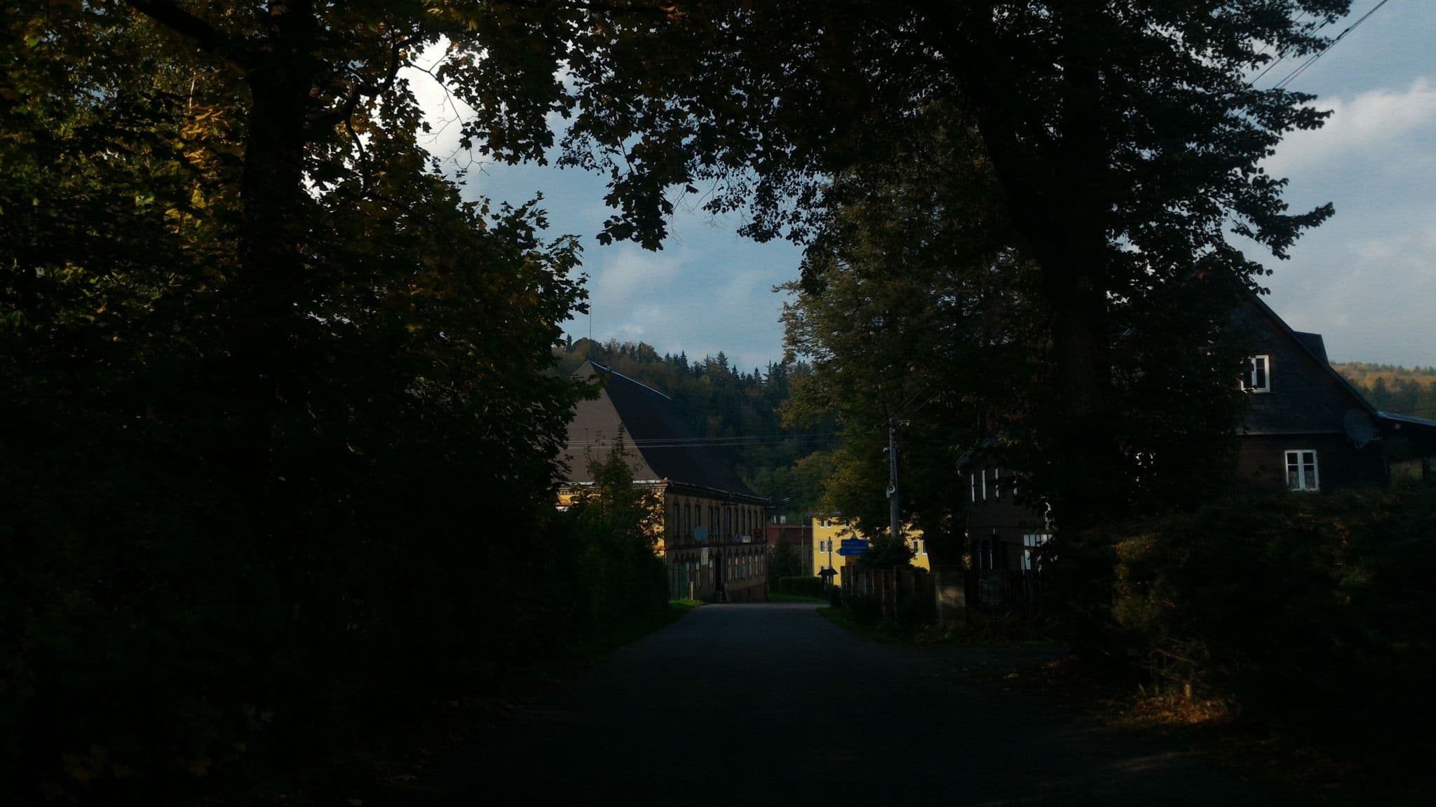 Street view near Laura, Chřibská — © fell3 (CC BY-SA · Mapillary)