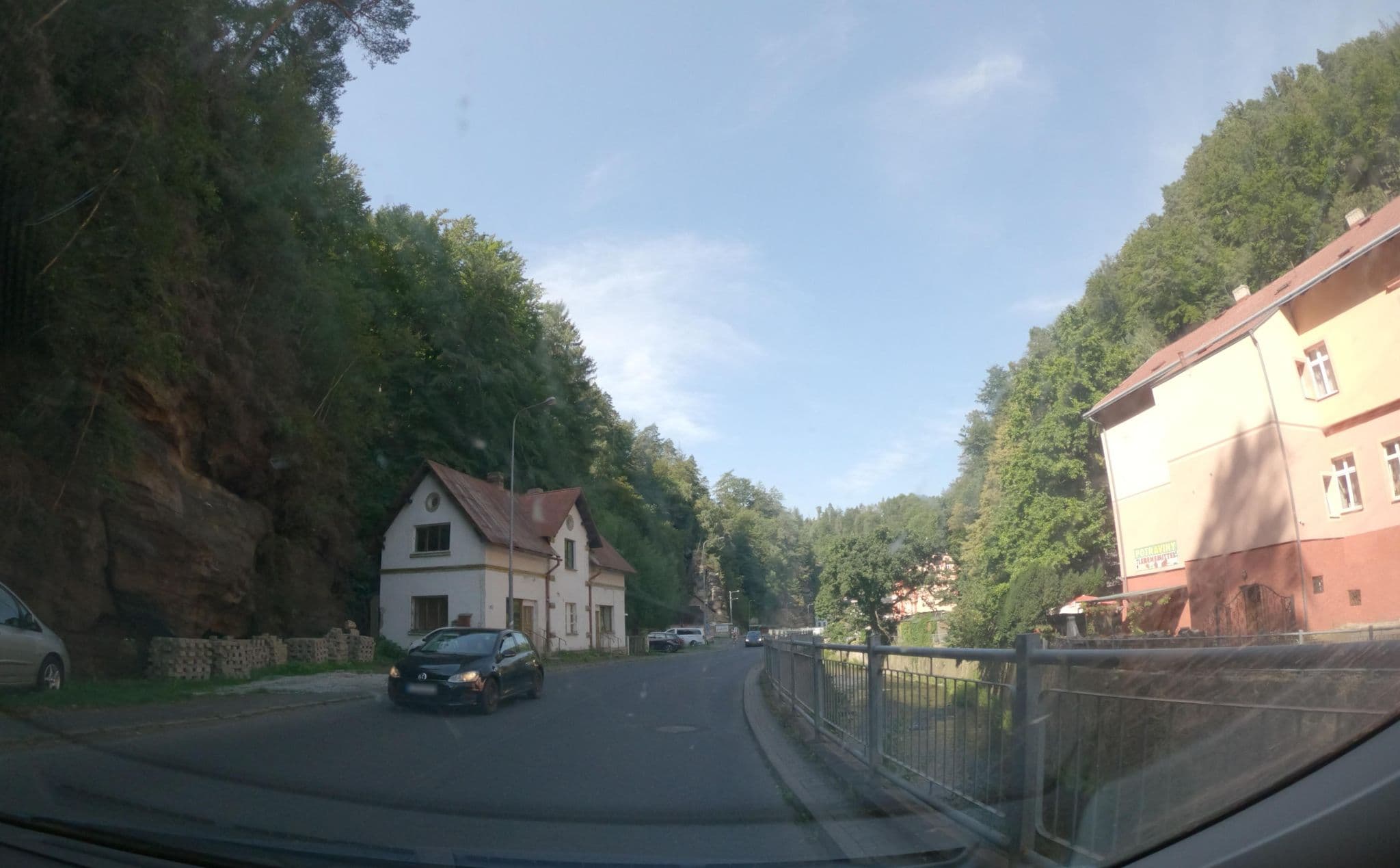 Street view near U Křiváků, Děčín — © atze02 (CC BY-SA · Mapillary)
