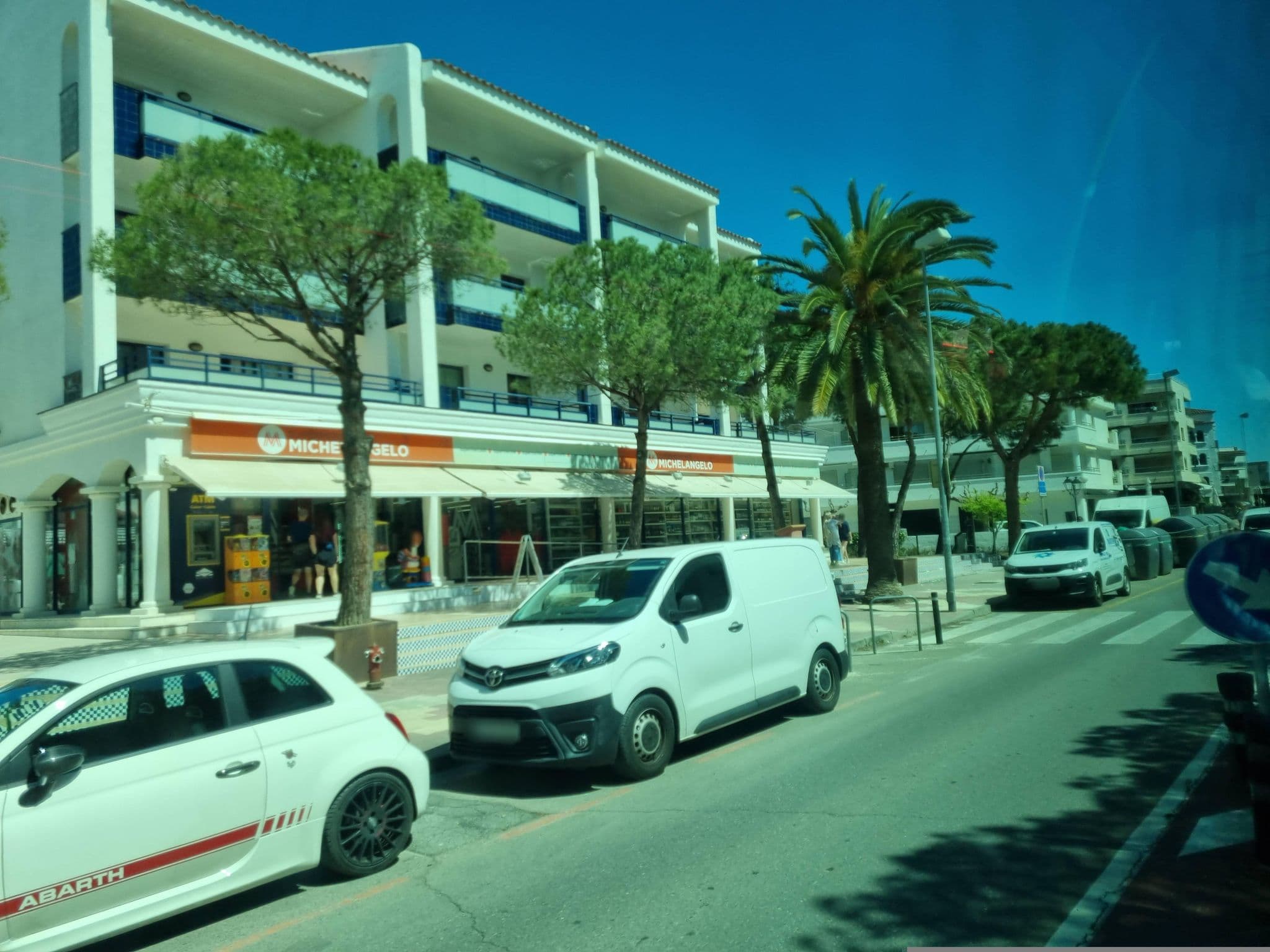 Street view near Apartpins, Salou — © Franciscovalera (CC BY-SA · Mapillary)