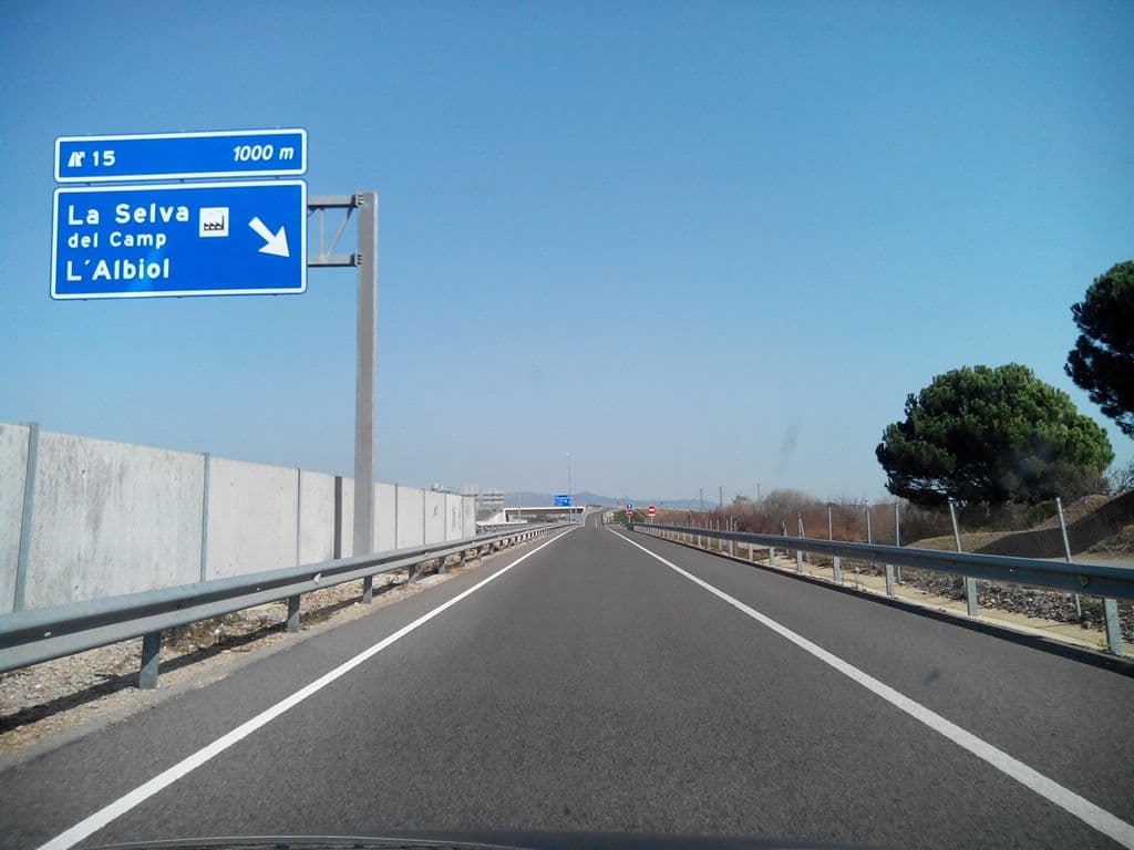 Street view near Casa Lorenzana, La Selva del Camp — © janes (CC BY-SA · Mapillary)