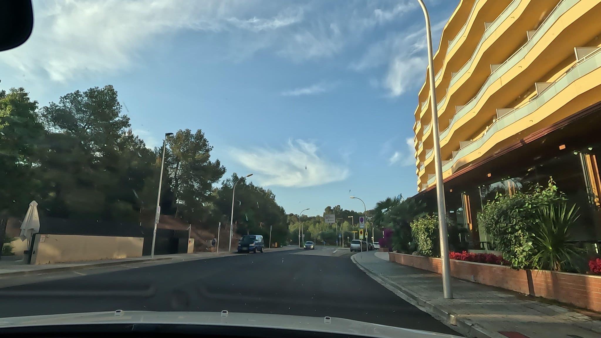 Street view near Hôtel Alannia Resort, Salou — © ildecoco (CC BY-SA · Mapillary)