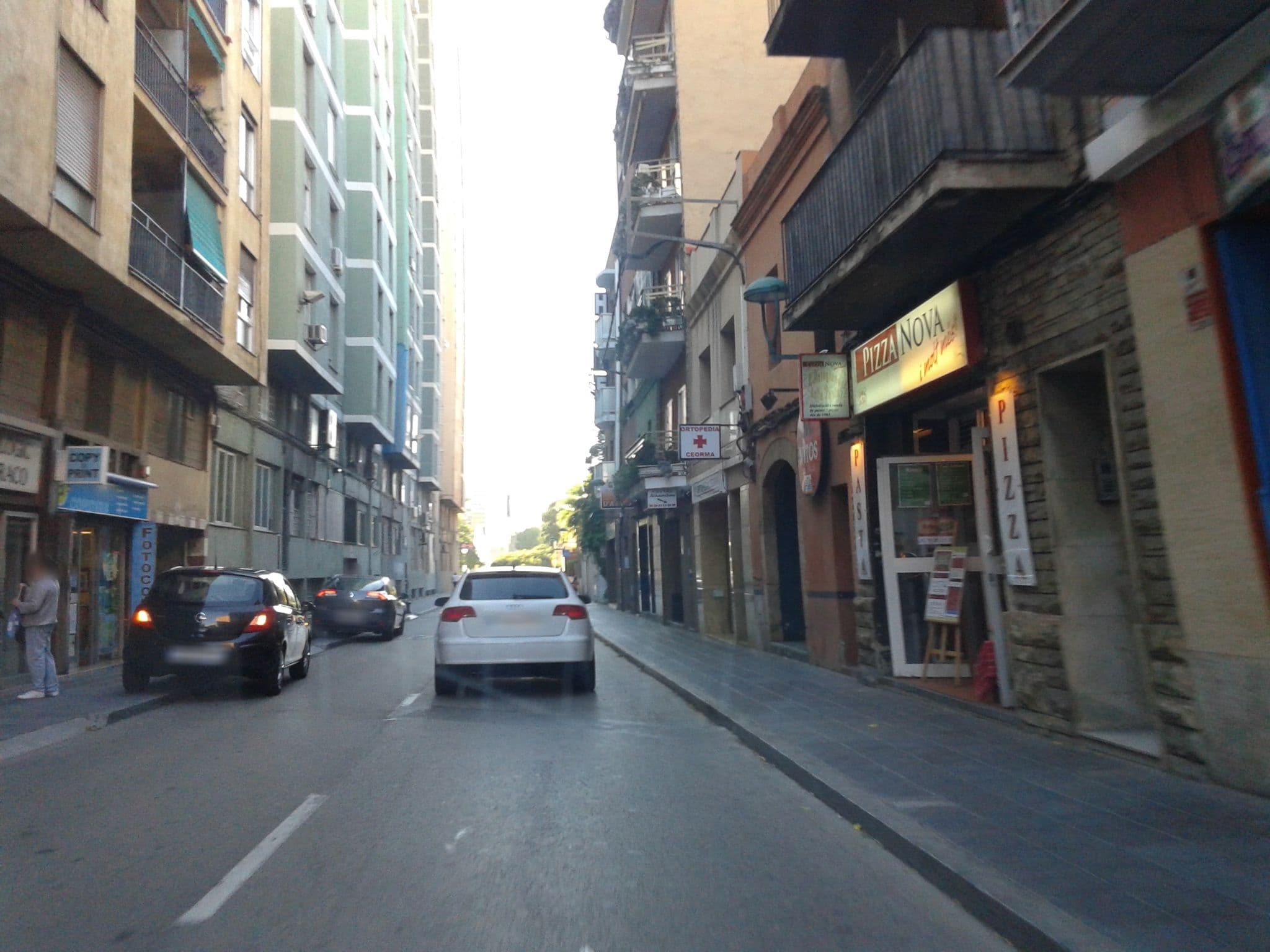 Street view near Hostal Residencia Alhambra, Tarragona — © yopaseopor (CC BY-SA · Mapillary)