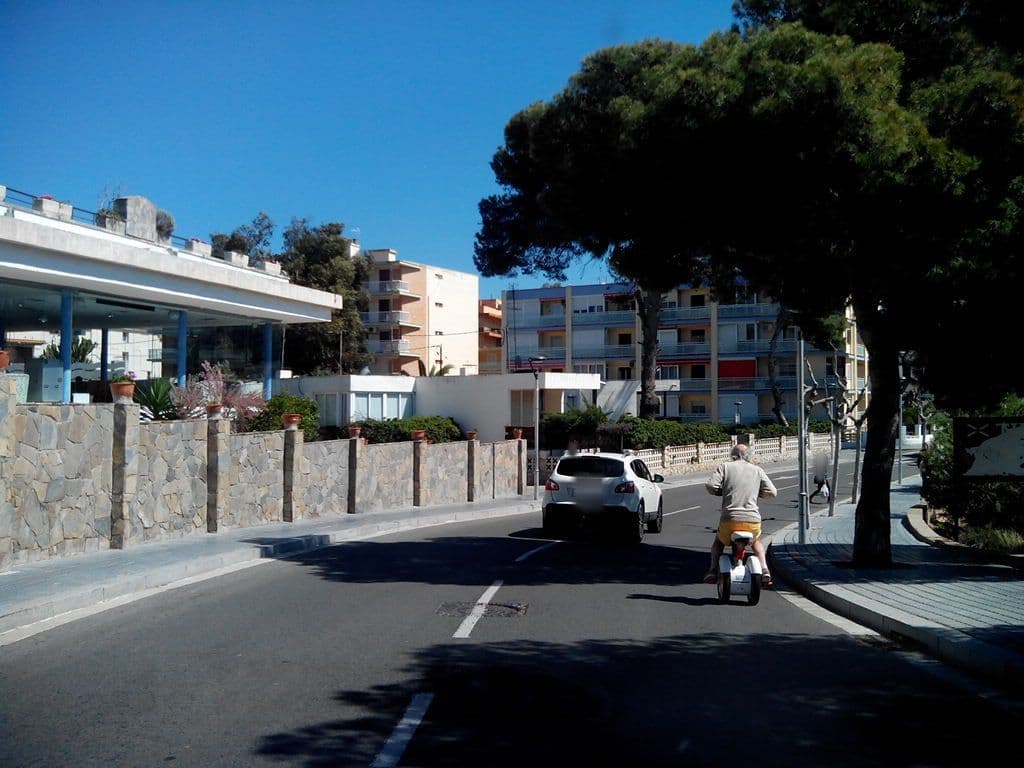 Street view near Hotel Salou Park, Salou — © janes (CC BY-SA · Mapillary)