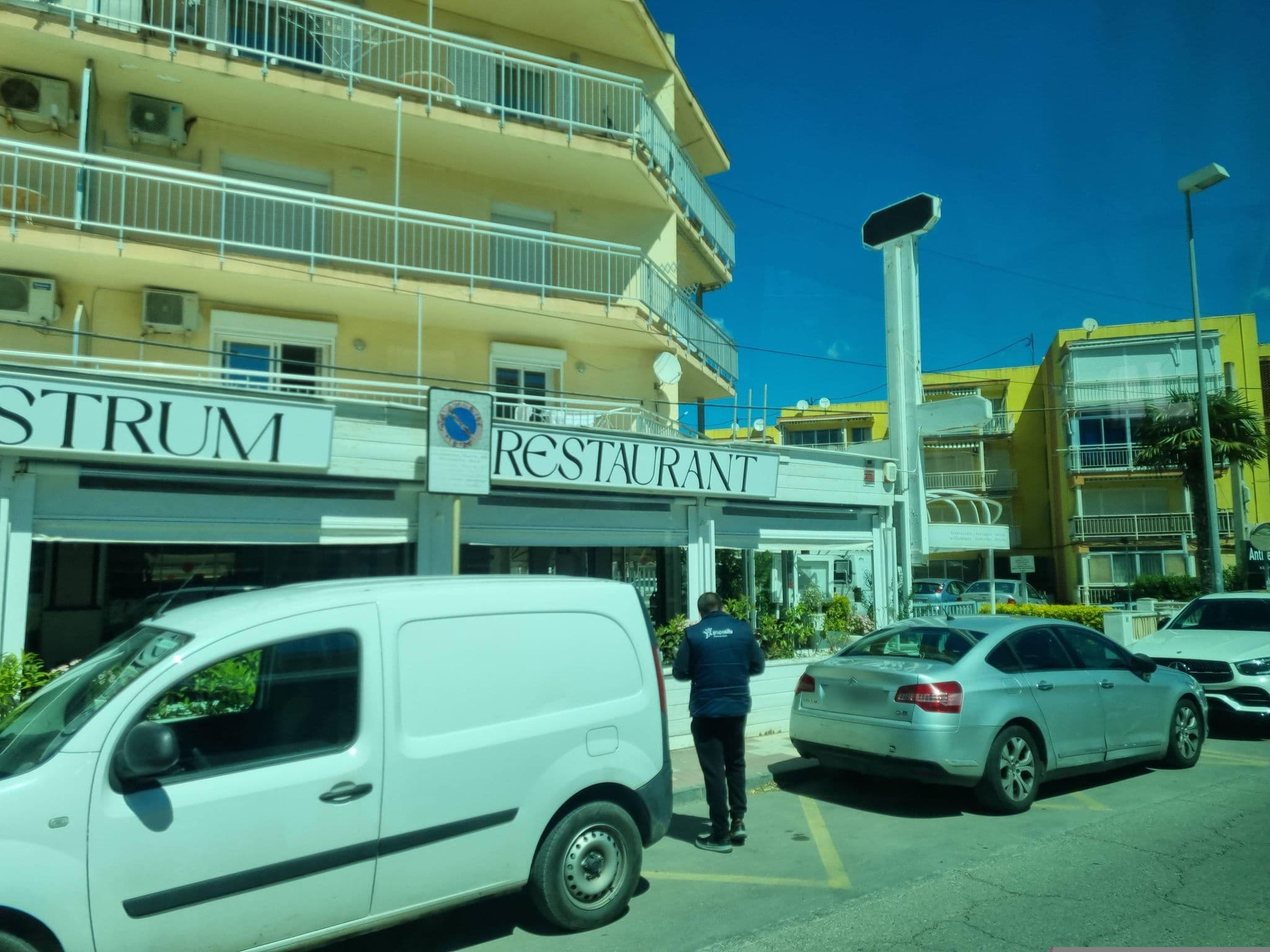 Street view near Versailles-mar, Cambrils — © Franciscovalera (CC BY-SA · Mapillary)