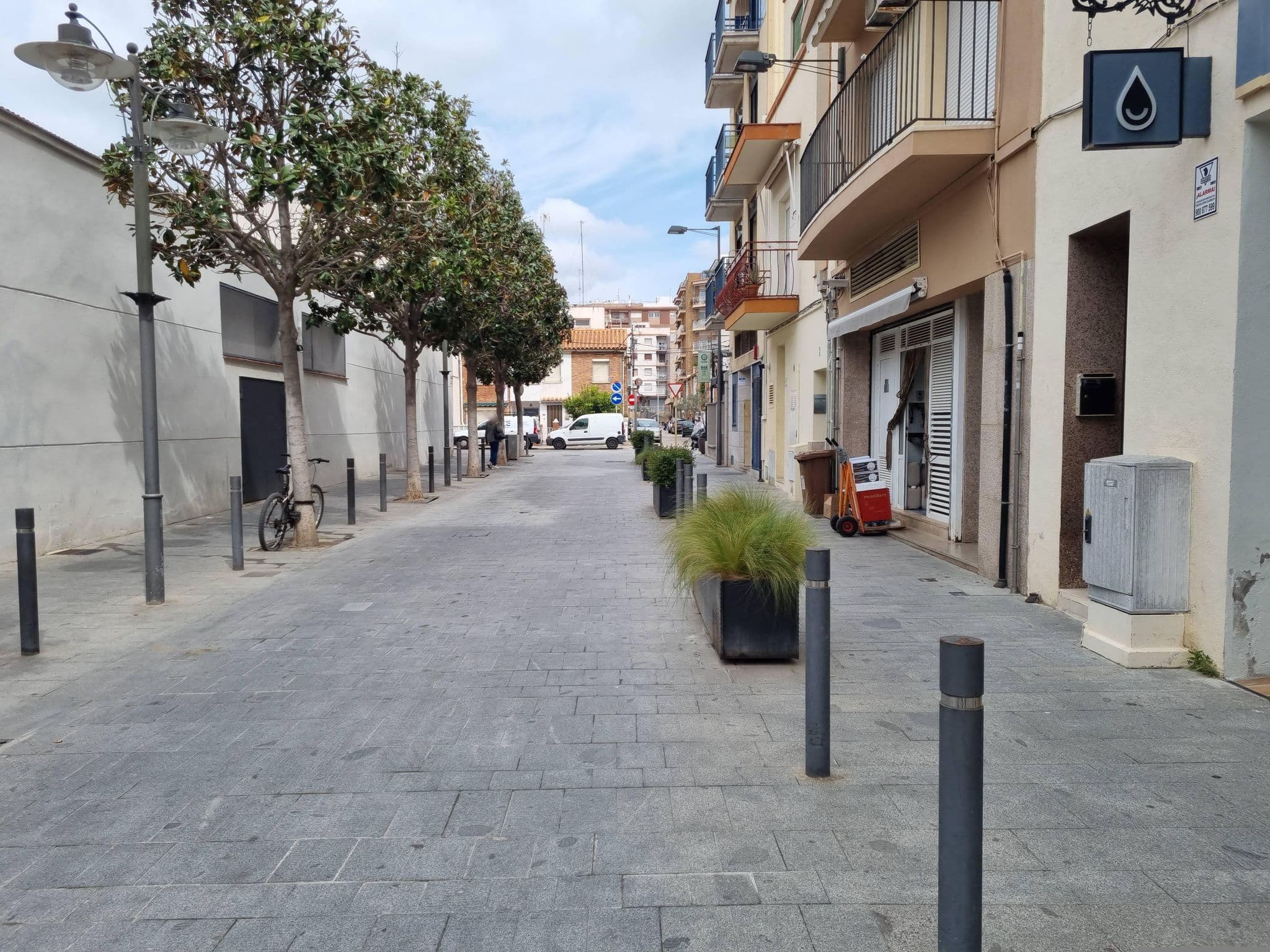 Street view near Hostal Cal Joanet, Cambrils — © Franciscovalera (CC BY-SA · Mapillary)