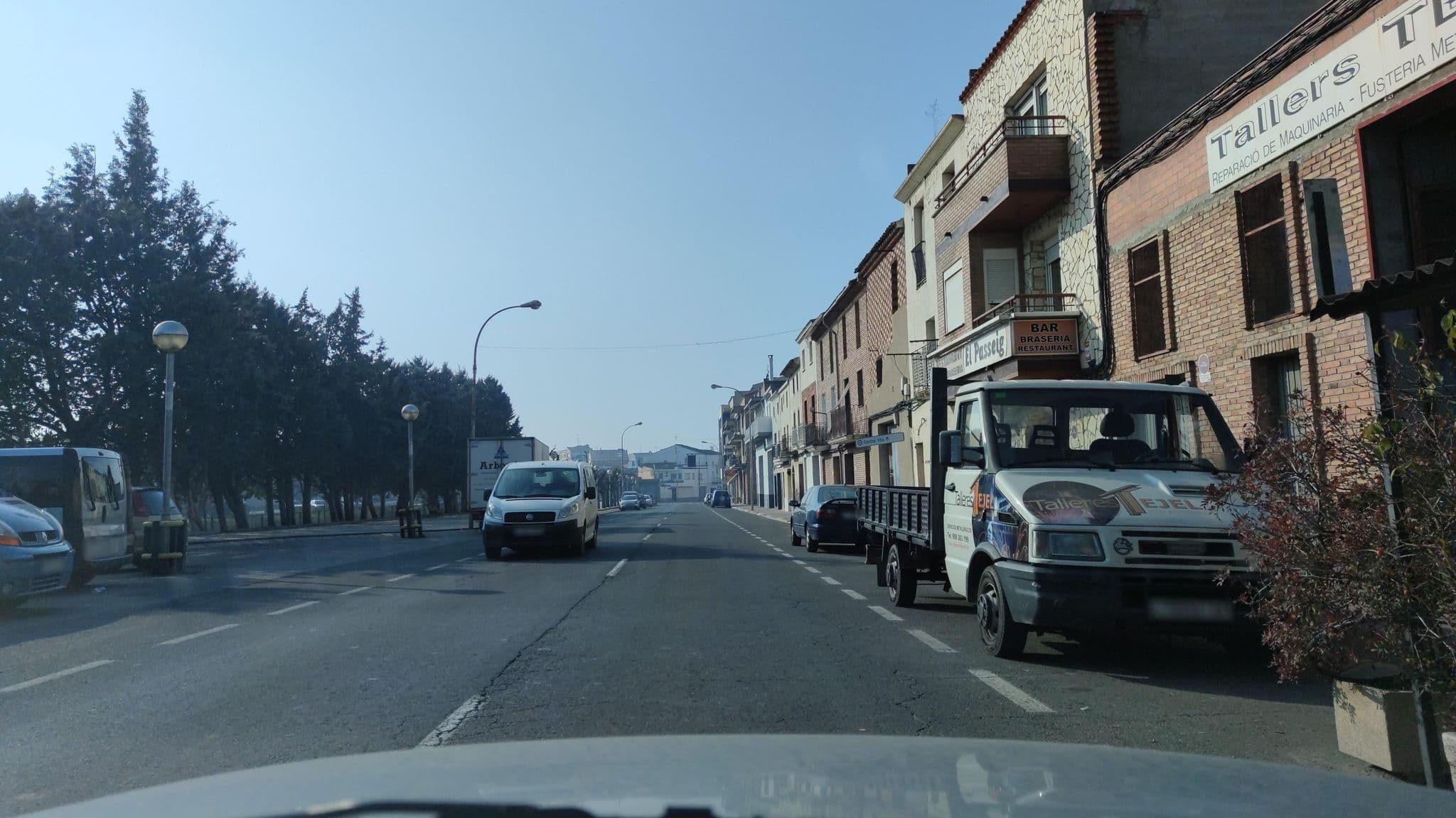 Street view near Hostal La Vidriera, Lleida — © _I_ (CC BY-SA · Mapillary)