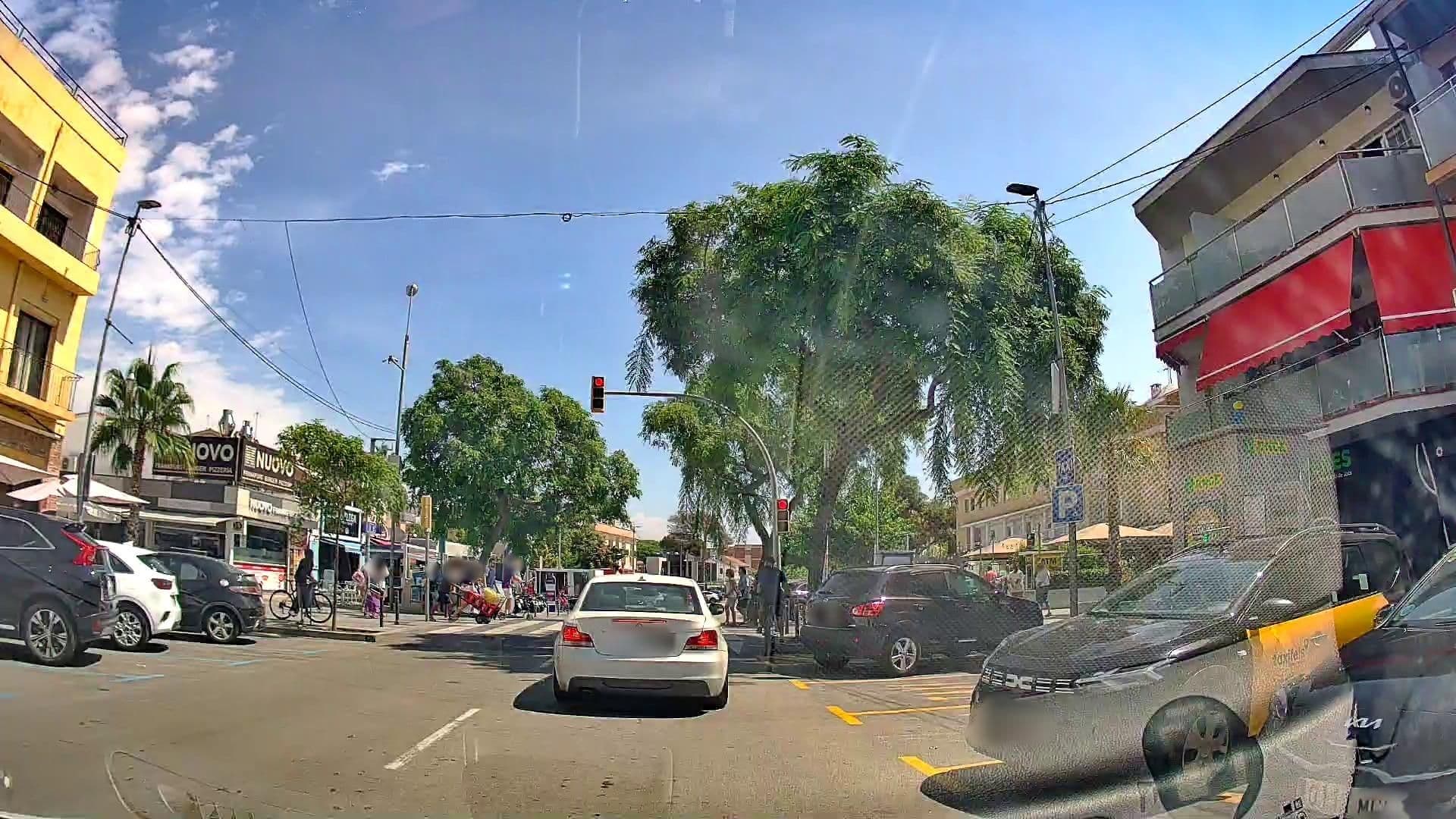 Street view near Apartaments Tavir Turístic, Castelldefels — © m_esp_32 (CC BY-SA · Mapillary)