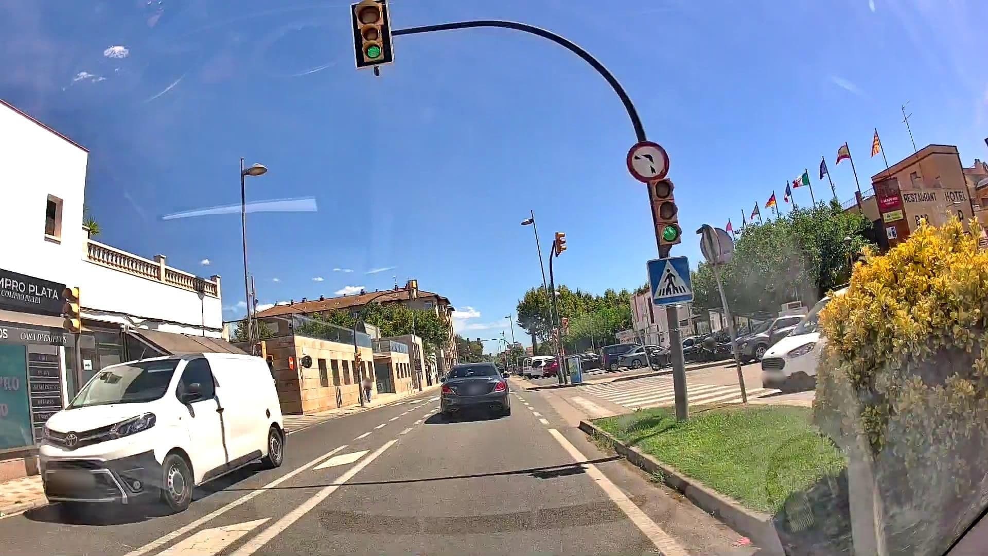 Street view near Hostal del Foix, Cubelles — © m_esp_32 (CC BY-SA · Mapillary)