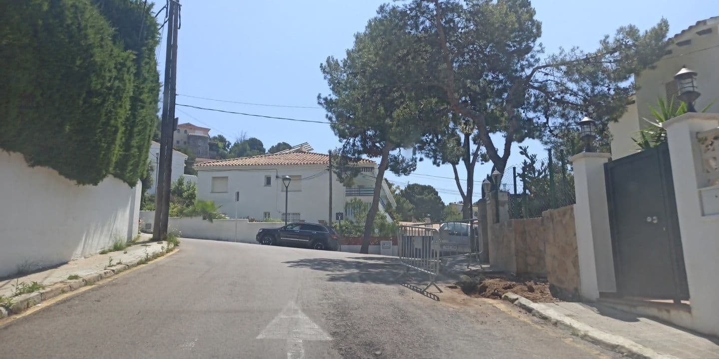 Street view near aLoft Sitges, Sitges — © yopaseopor (CC BY-SA · Mapillary)