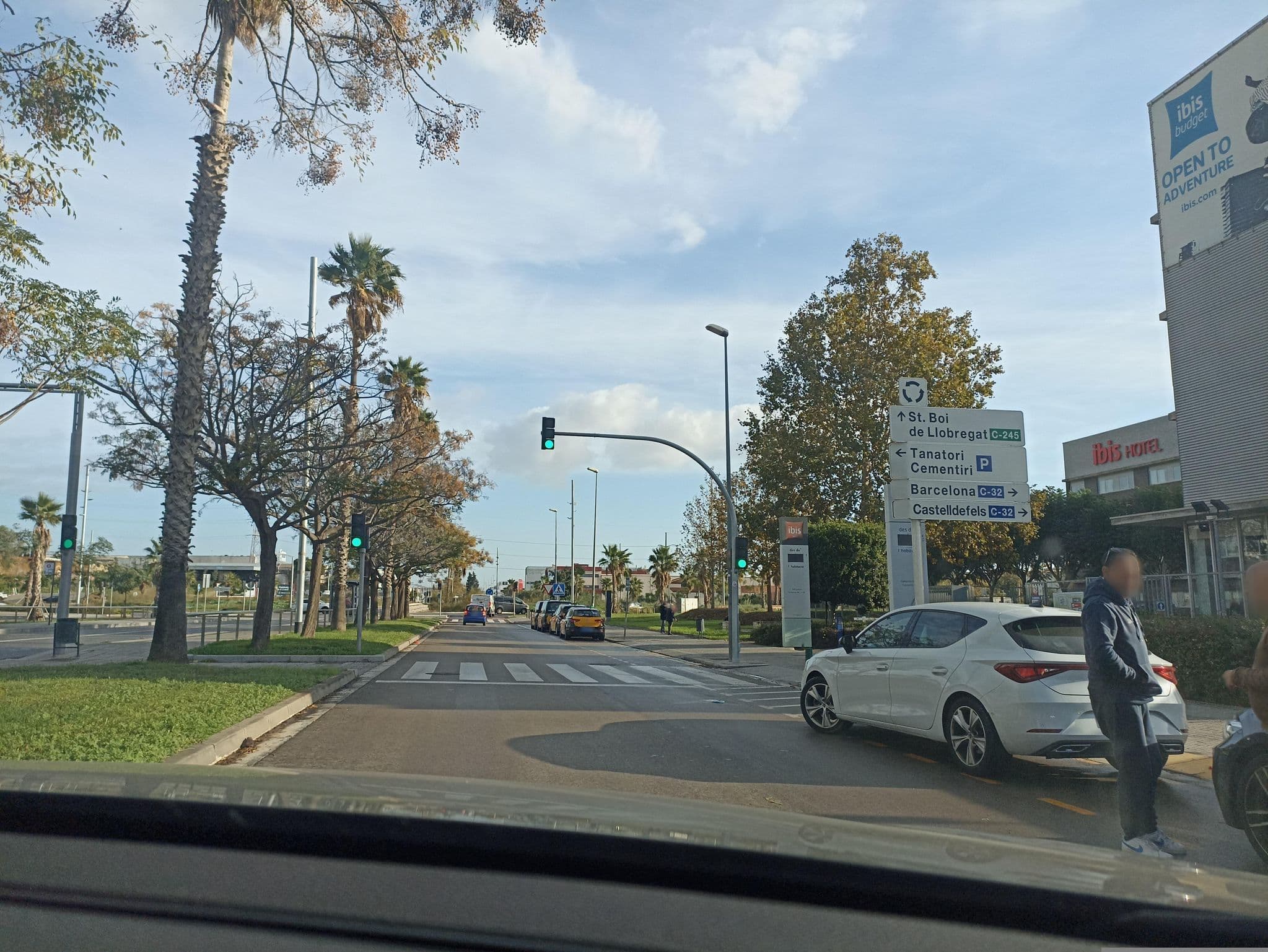 Street view near Etap Hotel, Viladecans — © toniserra (CC BY-SA · Mapillary)
