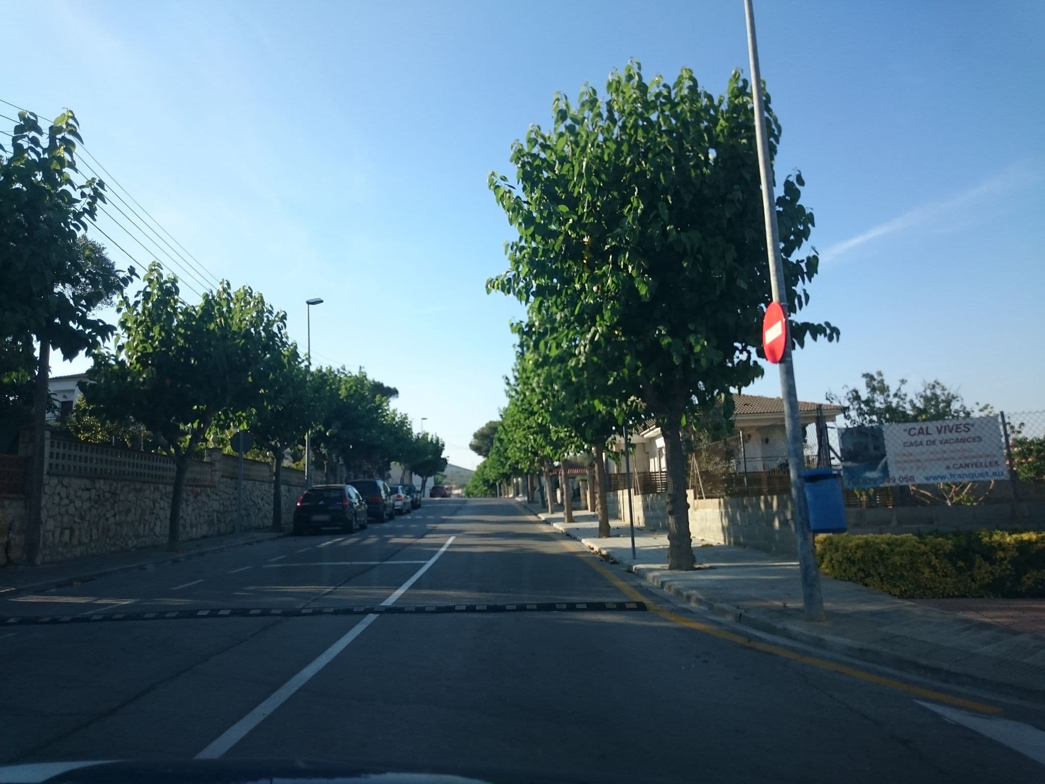 Street view near Casa de Vacaciones CAL VIVES, Sant Pere de Ribes — © yopaseopor (CC BY-SA · Mapillary)