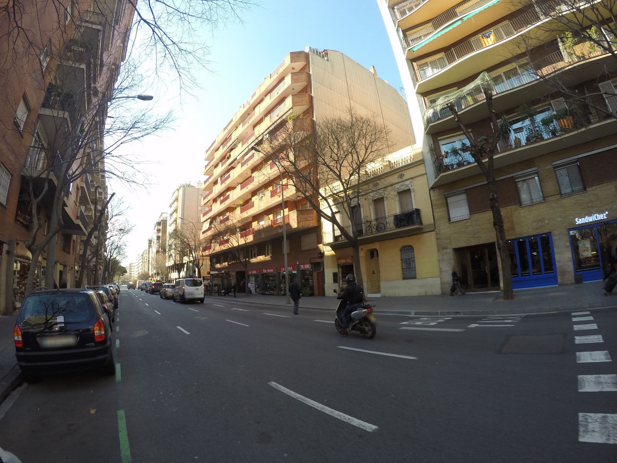 Street view near Hotel NH Barcelona Les Corts, Barri de les Corts — © ccossio (CC BY-SA · Mapillary)