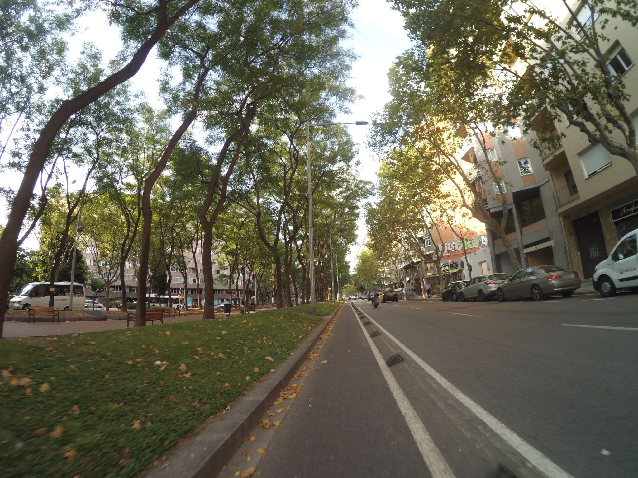 Street view near Hotel Casual Colors, Barri de les Corts — © pstng (CC BY-SA · Mapillary)