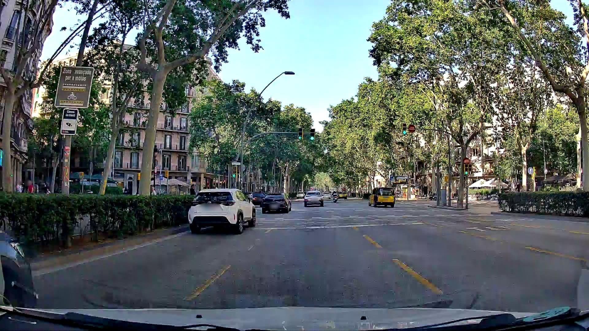 Street view near Hostal BCN Eixample, Sant Antoni — © m_esp_32 (CC BY-SA · Mapillary)