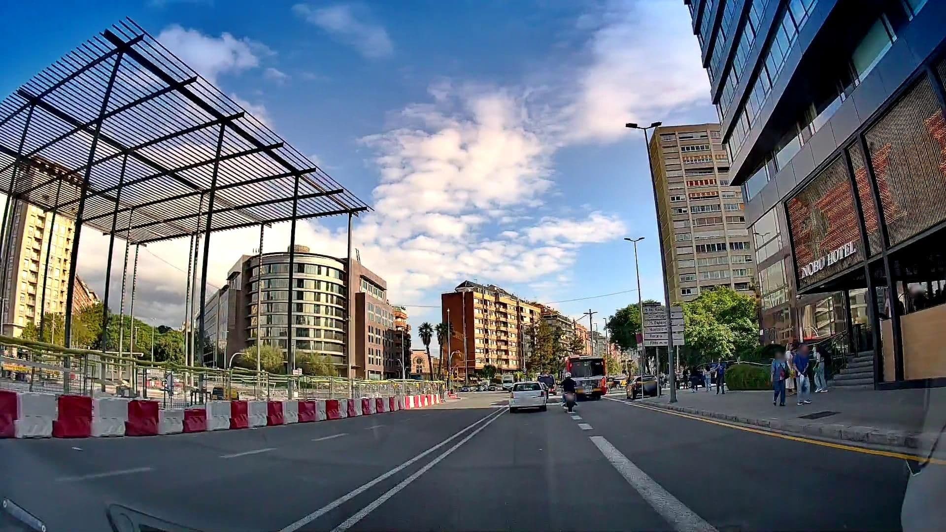 Street view near Expo Grupo, Hostafrancs — © m_esp_32 (CC BY-SA · Mapillary)