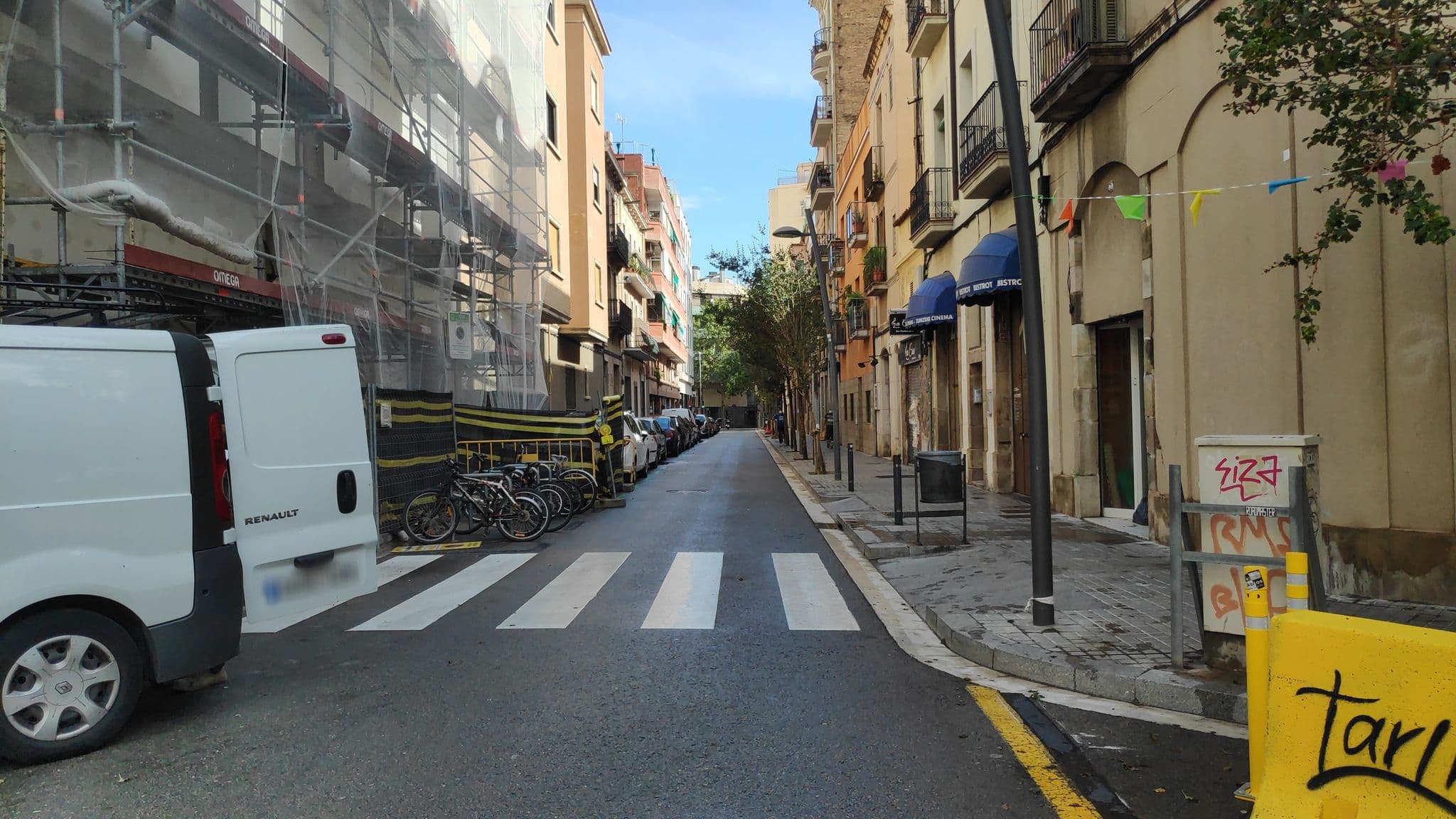Street view near Apartamentos Bejar, Hostafrancs — © albertandaluz (CC BY-SA · Mapillary)