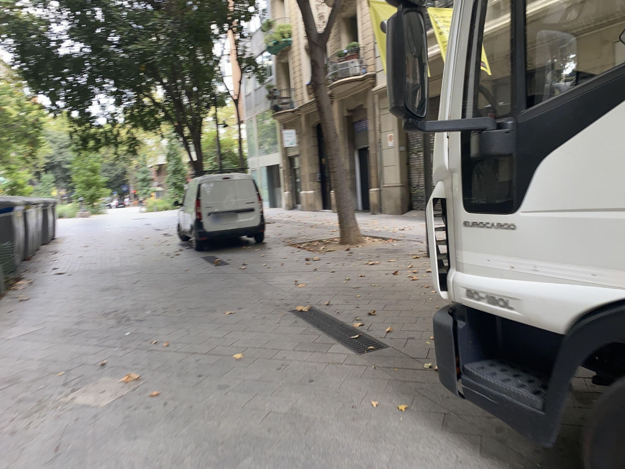 Street view near Hotel Apsis Sant Angelo, la Nova Esquerra de l'Eixample — © cyclestreets (CC BY-SA · Mapillary)