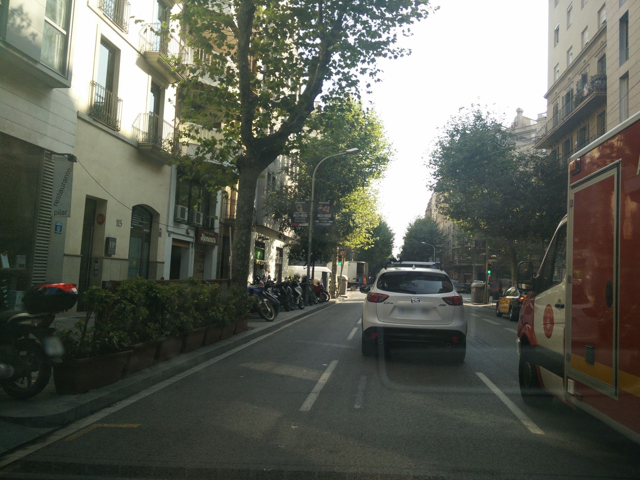 Street view near UP Suites, l'Antiga Esquerra de l'Eixample — © ccossio (CC BY-SA · Mapillary)